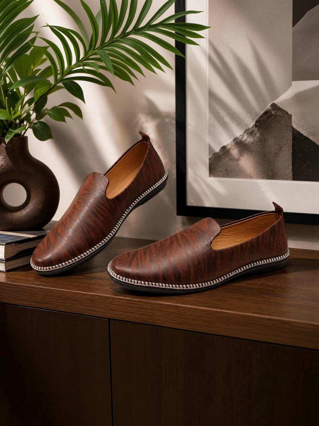 Groofer Men Textured Loafers-picture-20