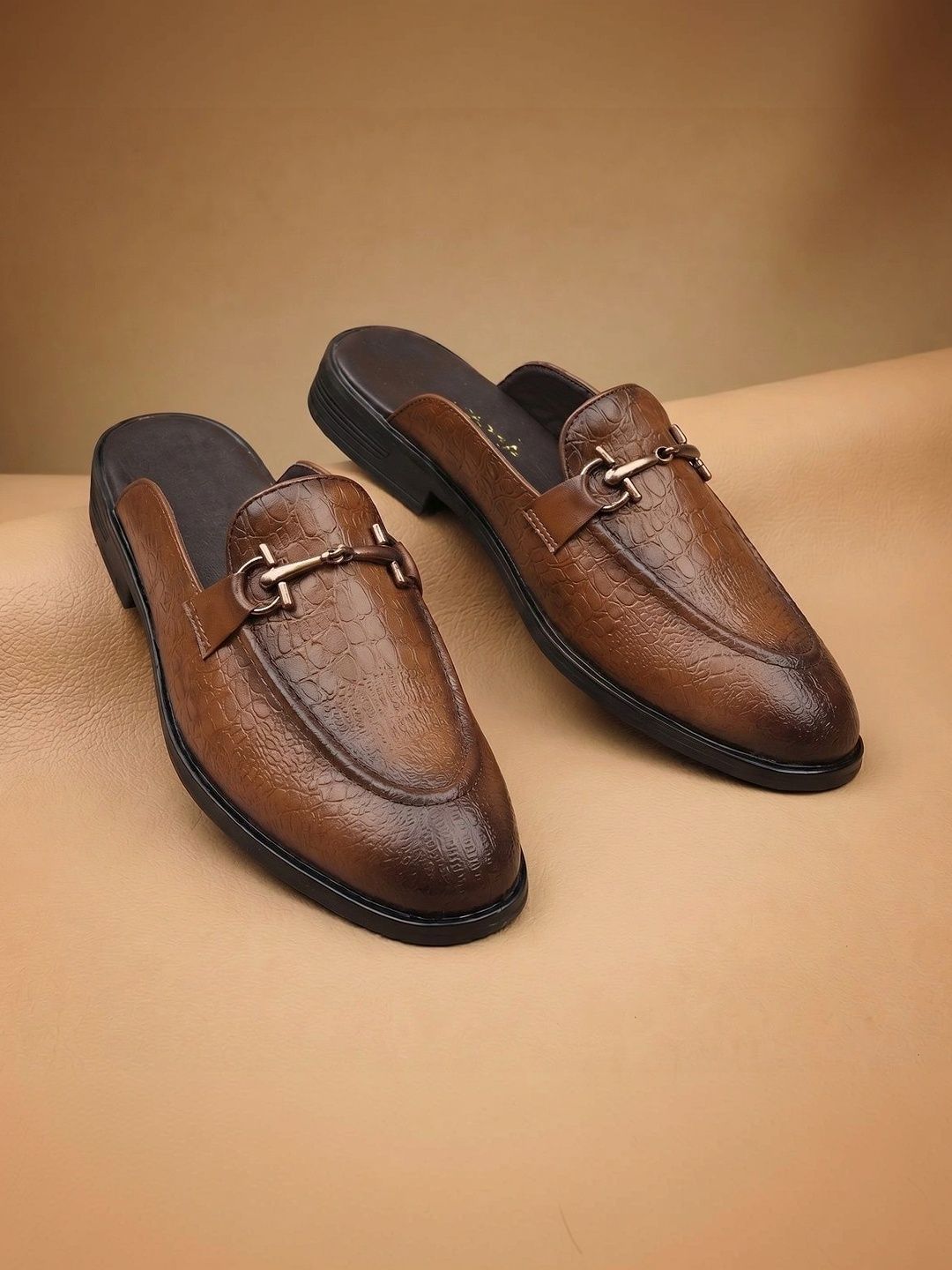 Anouk Men Textured Mules-picture-37