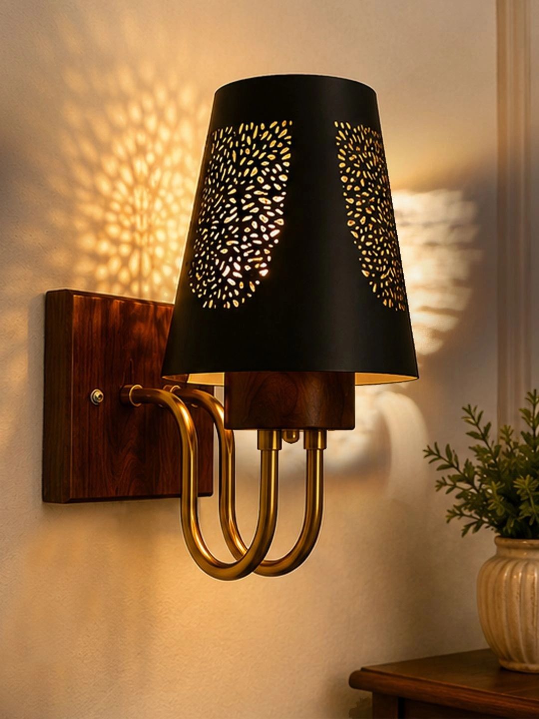 Myntra Elegant Homes Black Wood Contemporary Frustum Shaped Wall Lamp-picture-37