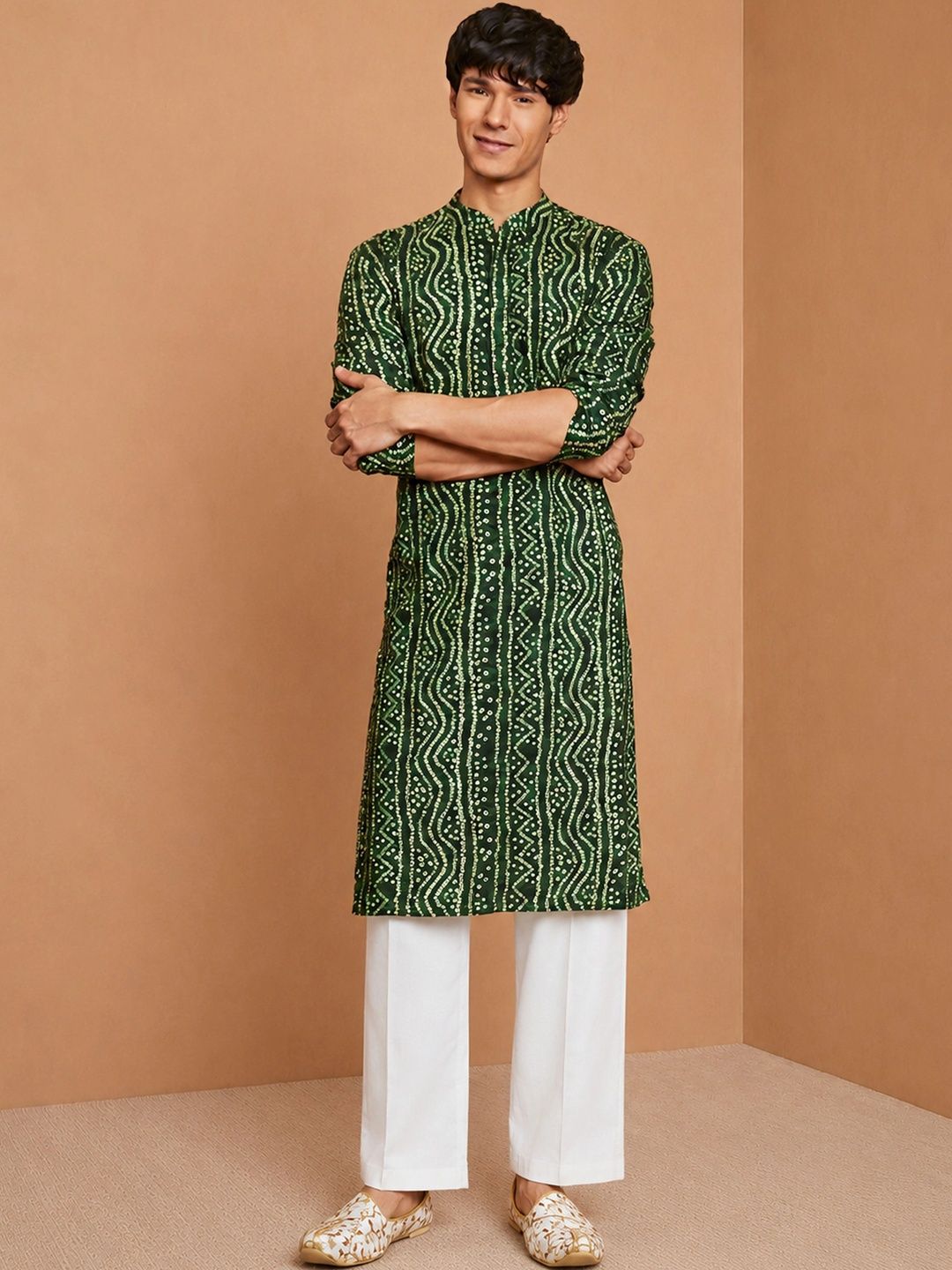 VASTRAMAY Men Bandhani Dyed Regular Kurta with Trousers-picture-41