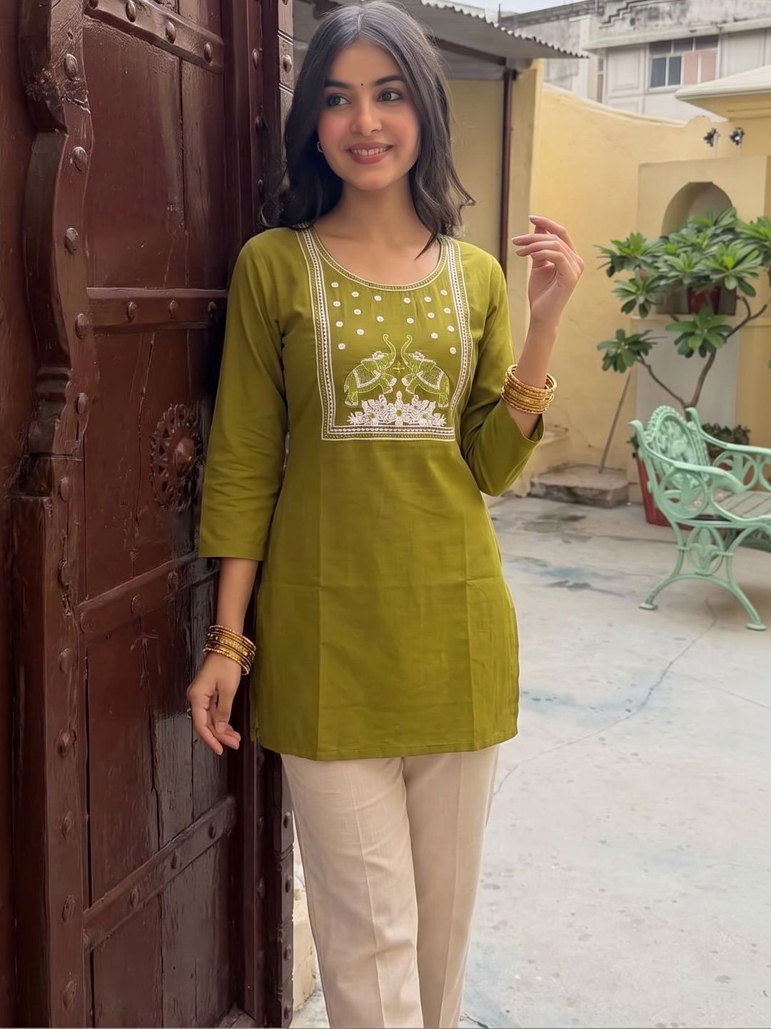AXI COUTURE Ethnic Motifs Embroidered Thread Work Pure Cotton Thread Work Kurti-picture-45