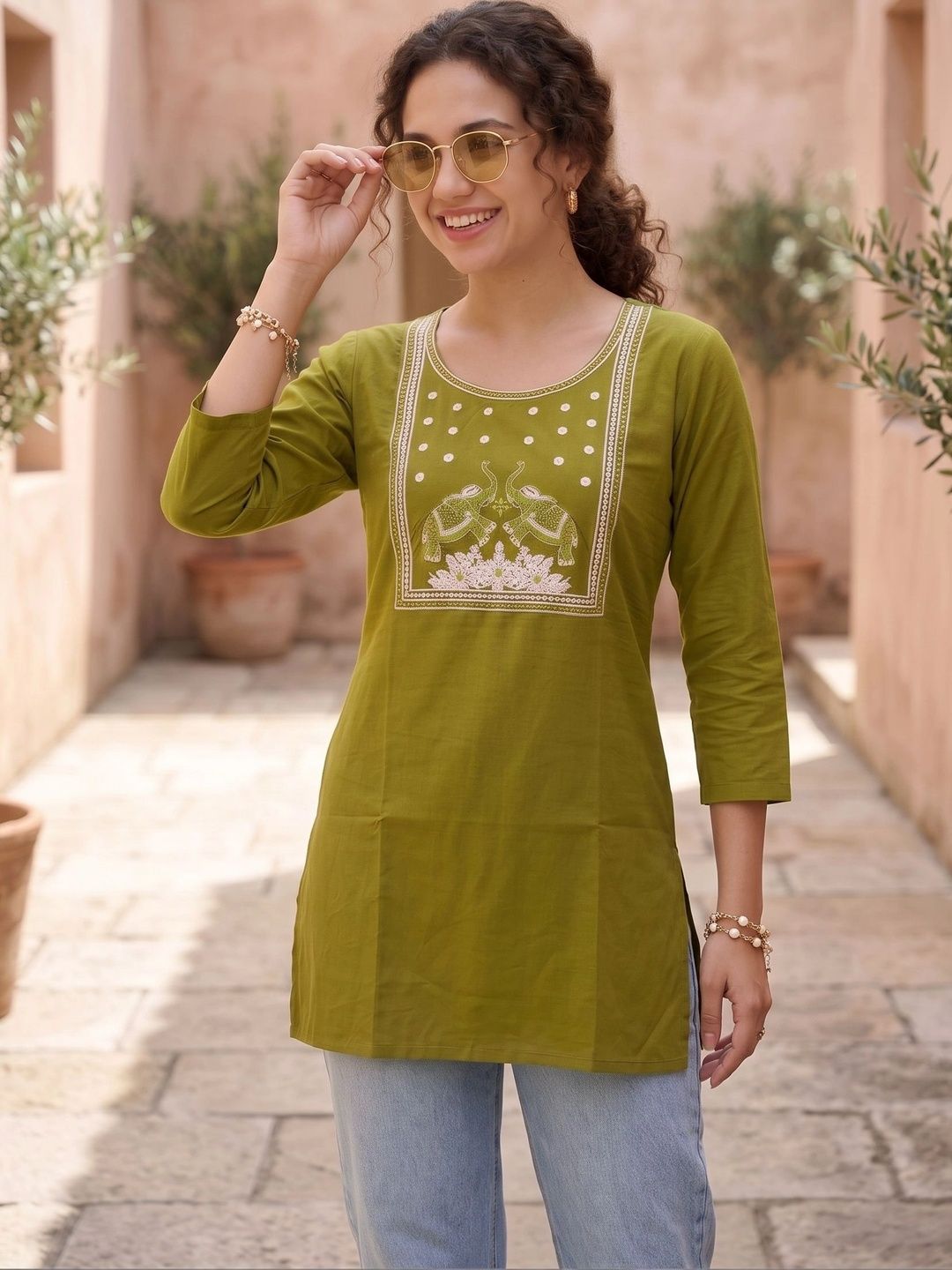 AXI COUTURE Ethnic Motifs Embroidered Pure Cotton Kurti-picture-33