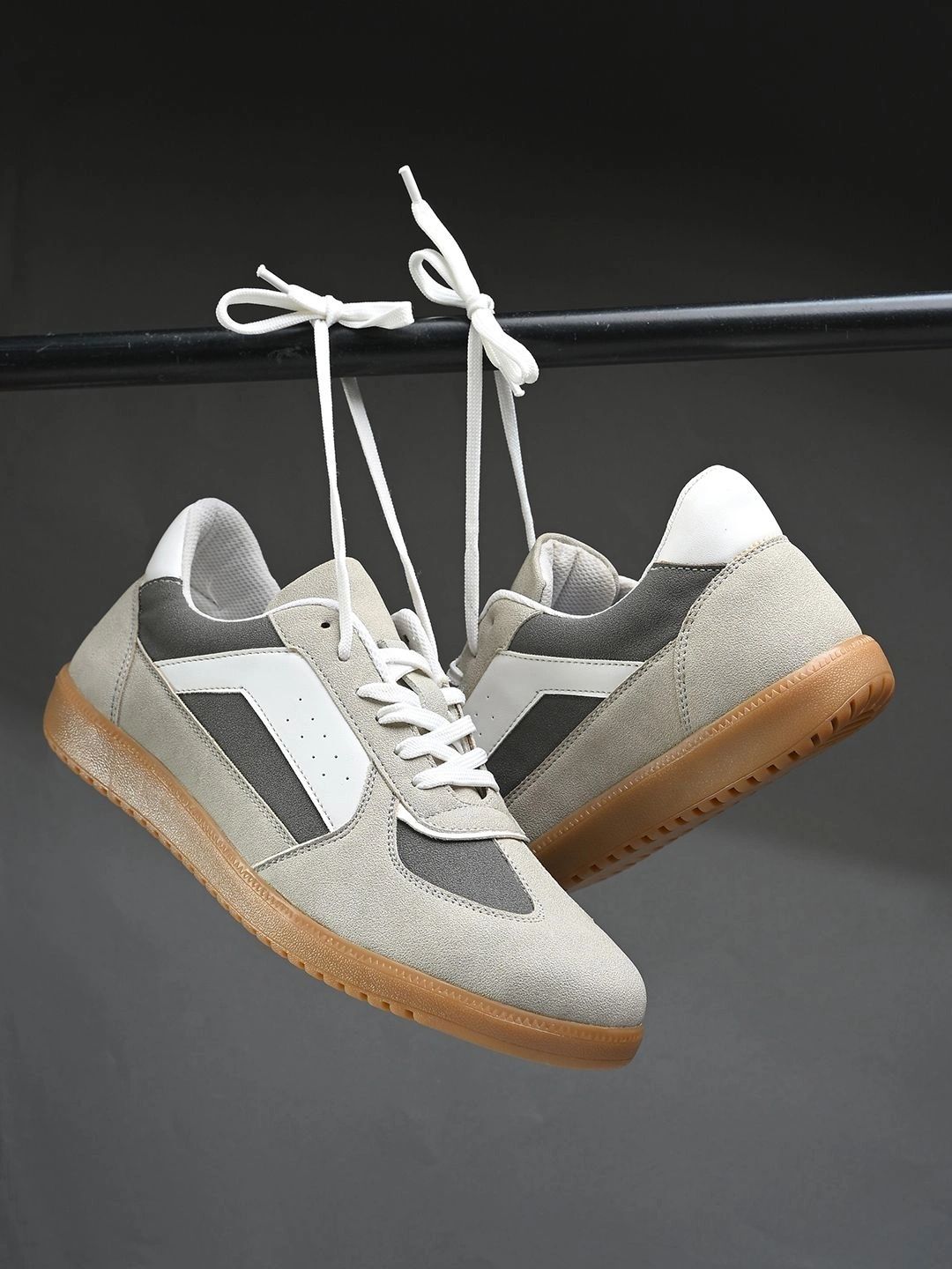 Roadster Men Colourblocked Suede Sneakers-picture-32