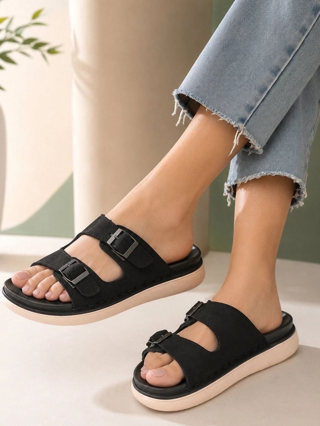 Roadster Women Open Toe Flats with Buckles-image-28