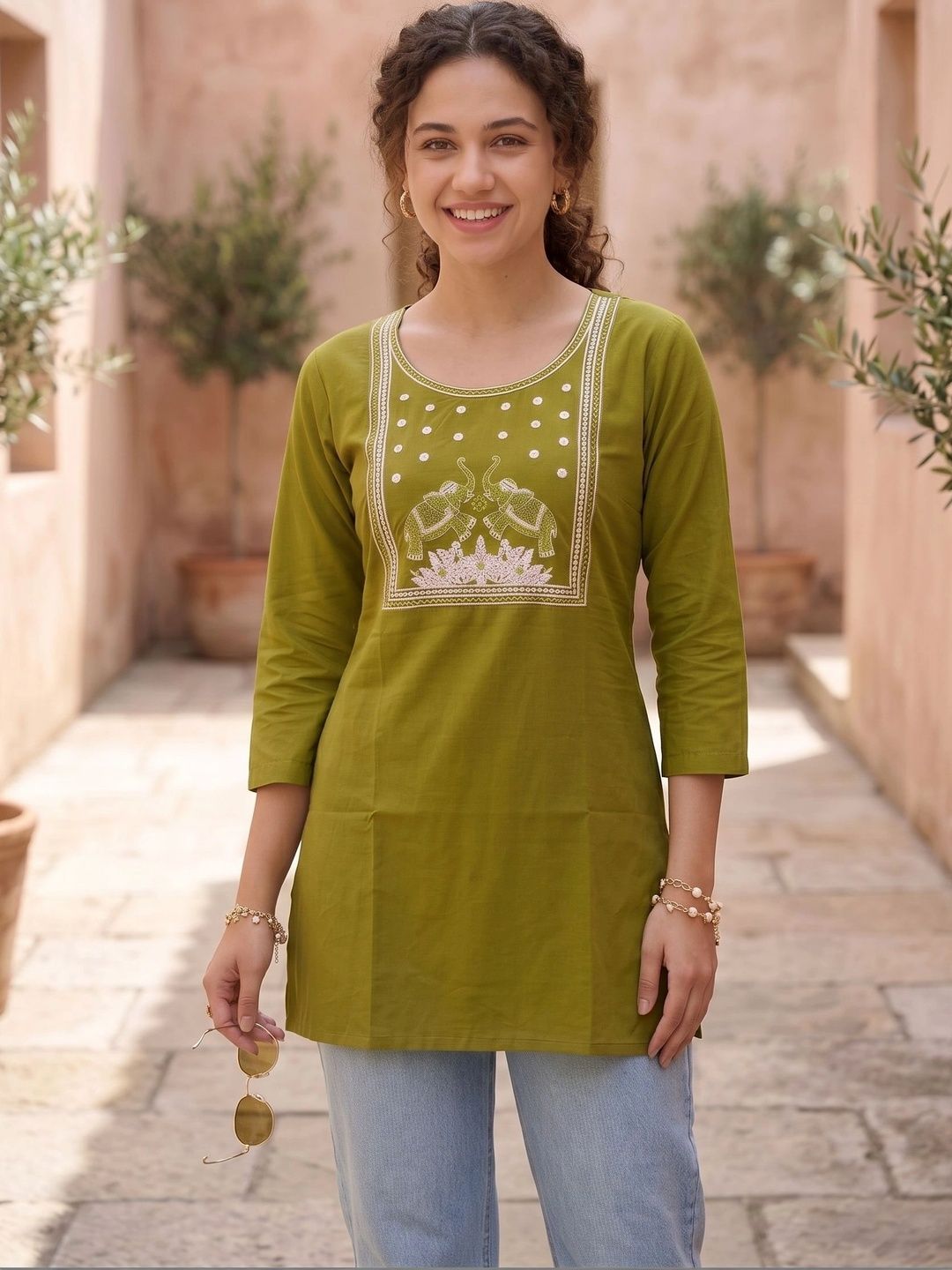 AXI COUTURE Ethnic Motifs Embroidered Thread Work Pure Cotton Thread Work Kurti-picture-33