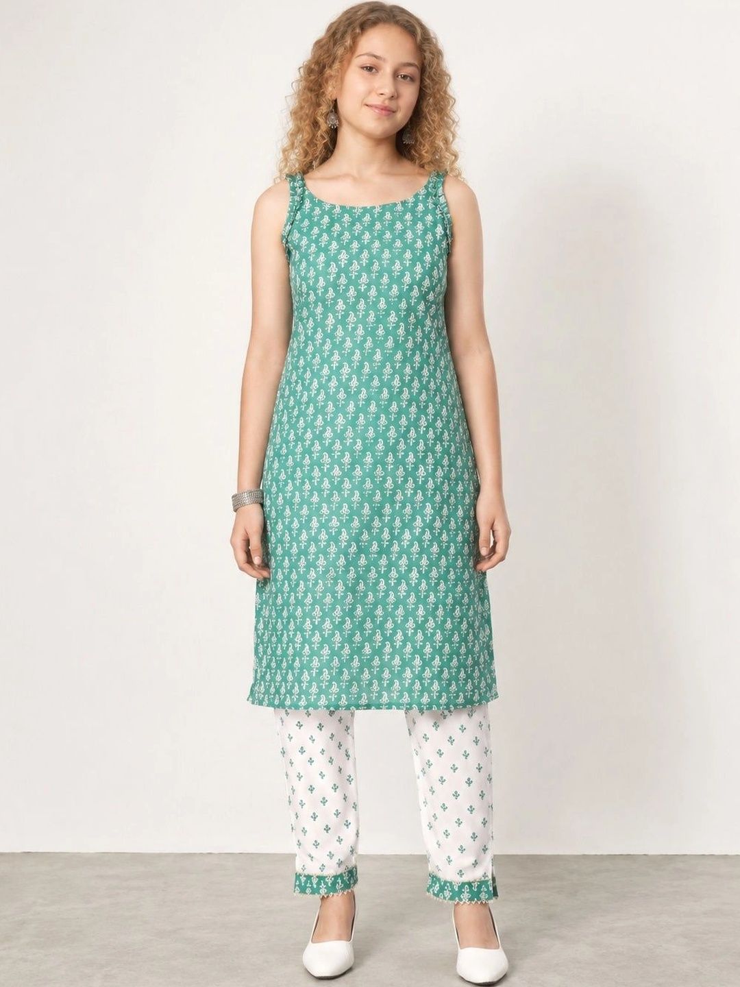 Muhuratam Girls Ethnic Motifs Printed Flared Sleeves Kurta-picture-21