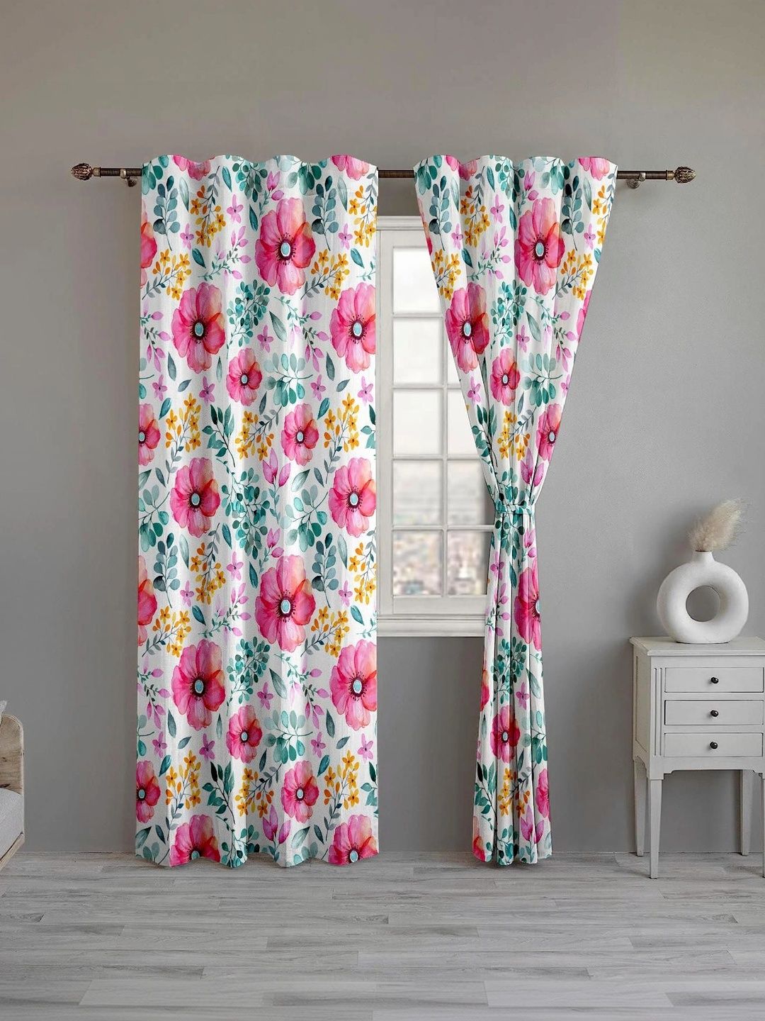 CURTAINRY Pink Floral Poly-Cotton Eyelet Fitting Room Darkening Door Curtain-image-2