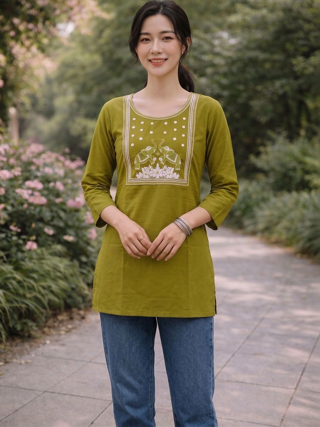 HOUSE OF AXI Ethnic Motifs Embroidered Thread Work Pure Cotton Thread Work Kurti-picture-47