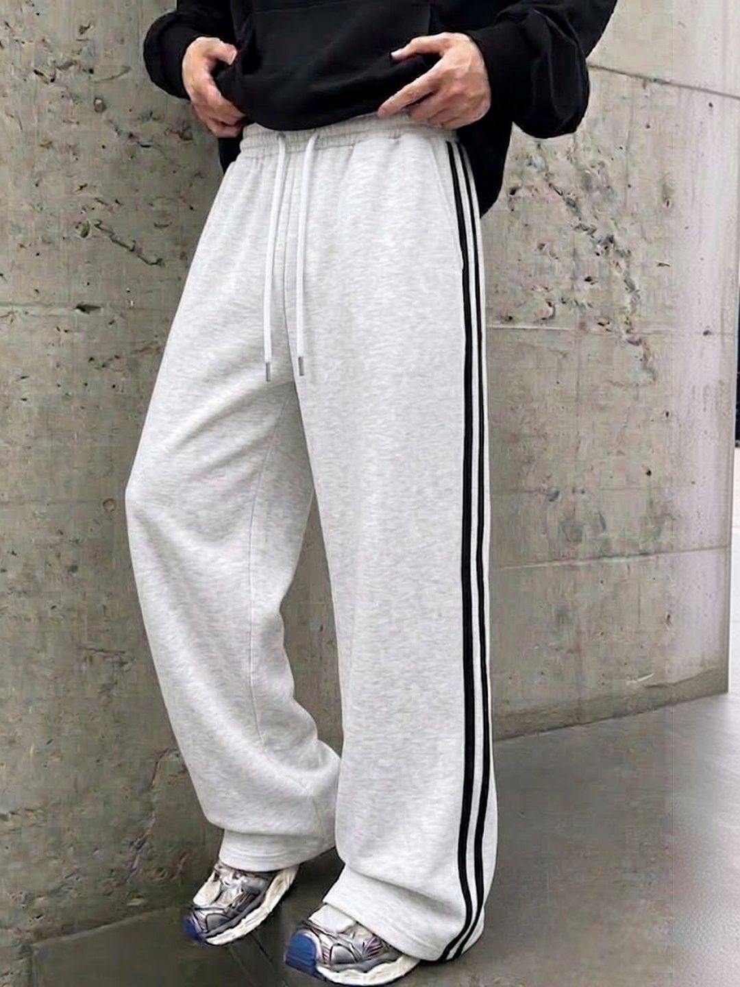PROGENY Men Relaxed Fit Training Joggers-picture-18