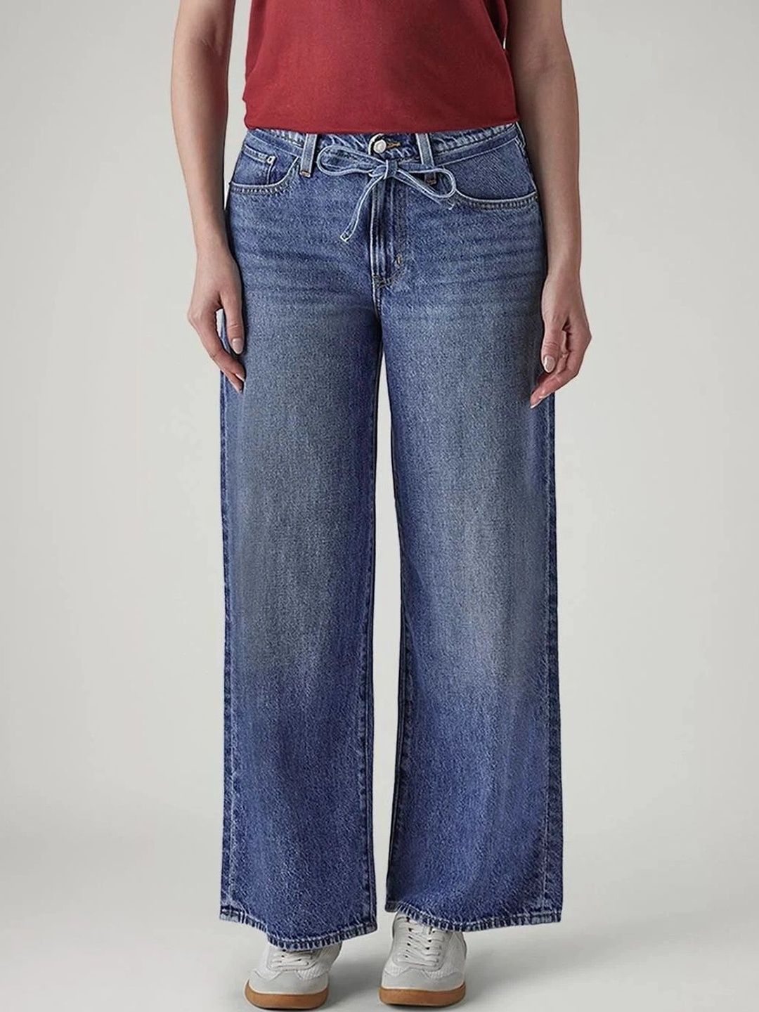 Levis Women Classic High-Rise Light Fade Jeans-picture-41
