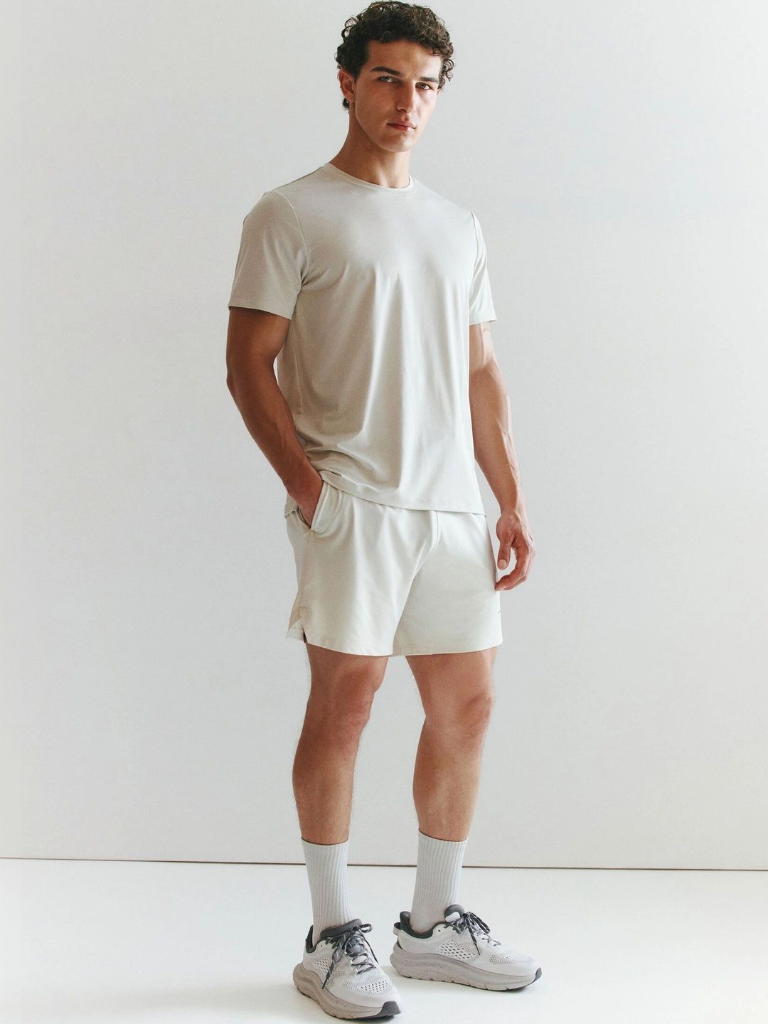 H&M MOVE Sports shorts with DryMove-picture-19
