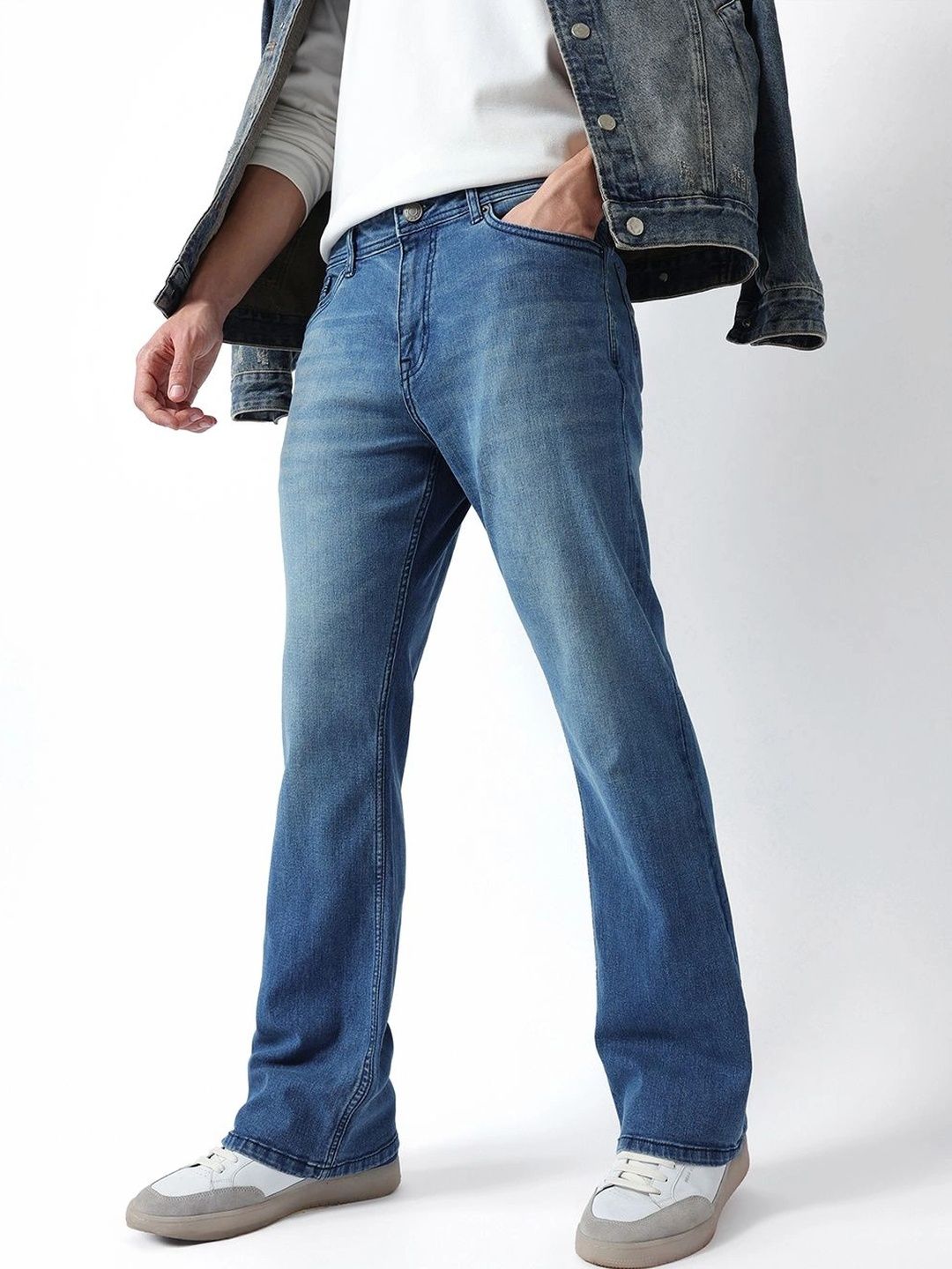 THE BEAR HOUSE Men Bootcut Mid-Rise Light Fade Stretchable Jeans-picture-10