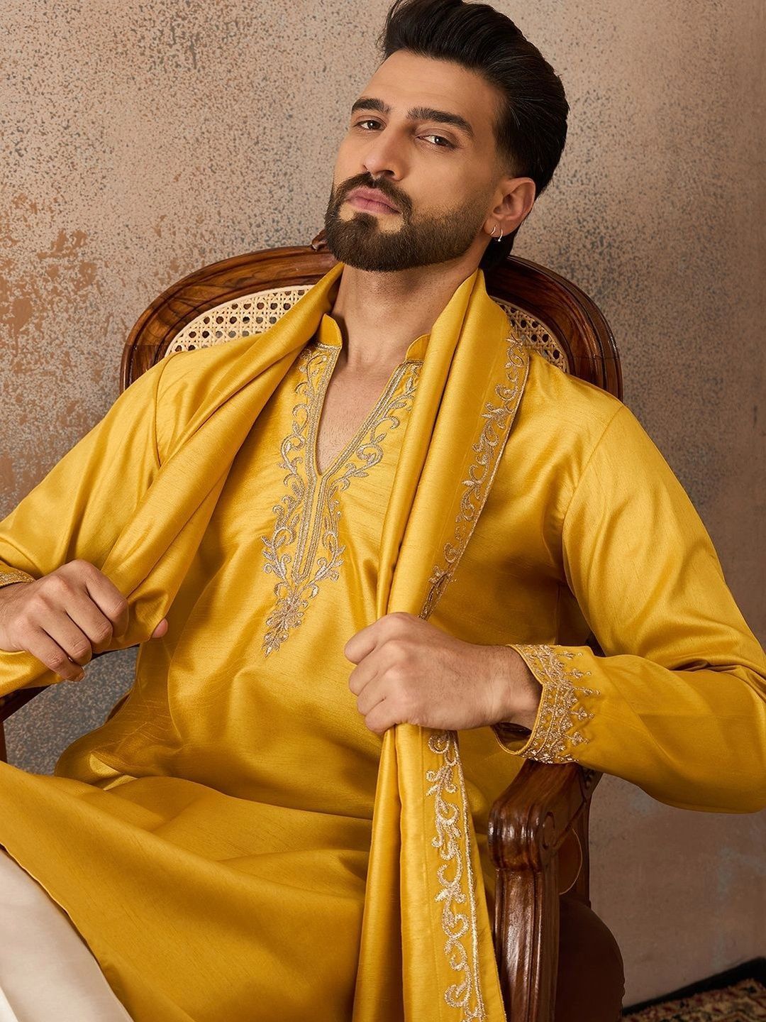 House of Pataudi Men Ethnic Motifs Embroidered Regular Thread Work Kurta with Trousers & With Dupatta-picture-23
