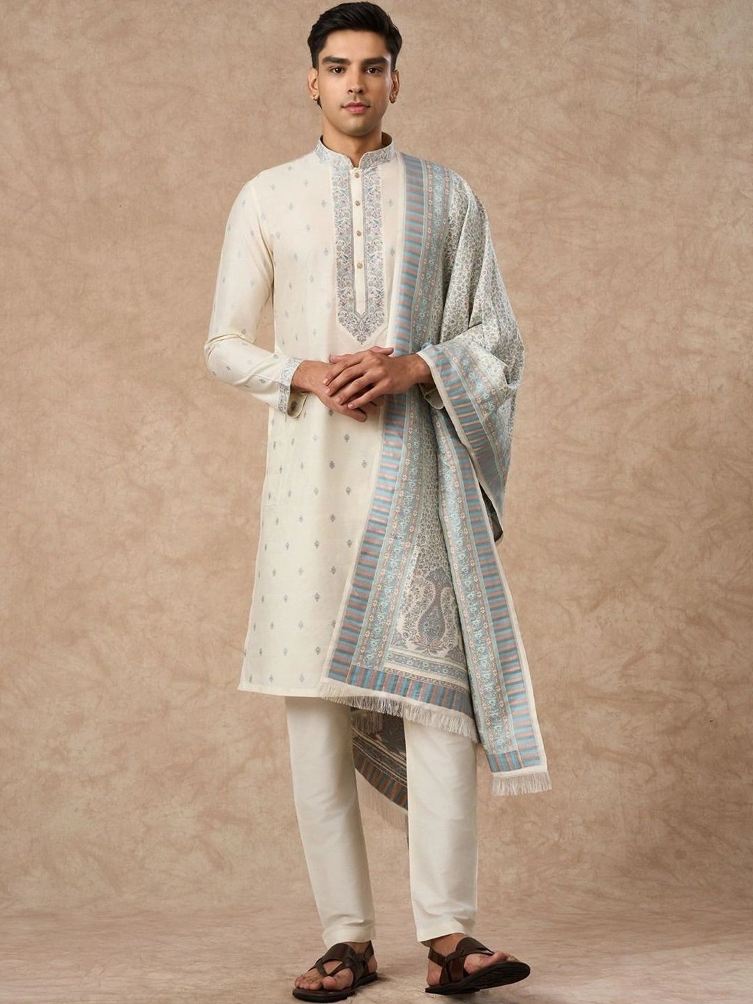 Manyavar Men Ethnic Motifs Embroidered Regular Thread Work Kurta with Pyjamas & With Dupatta-picture-32