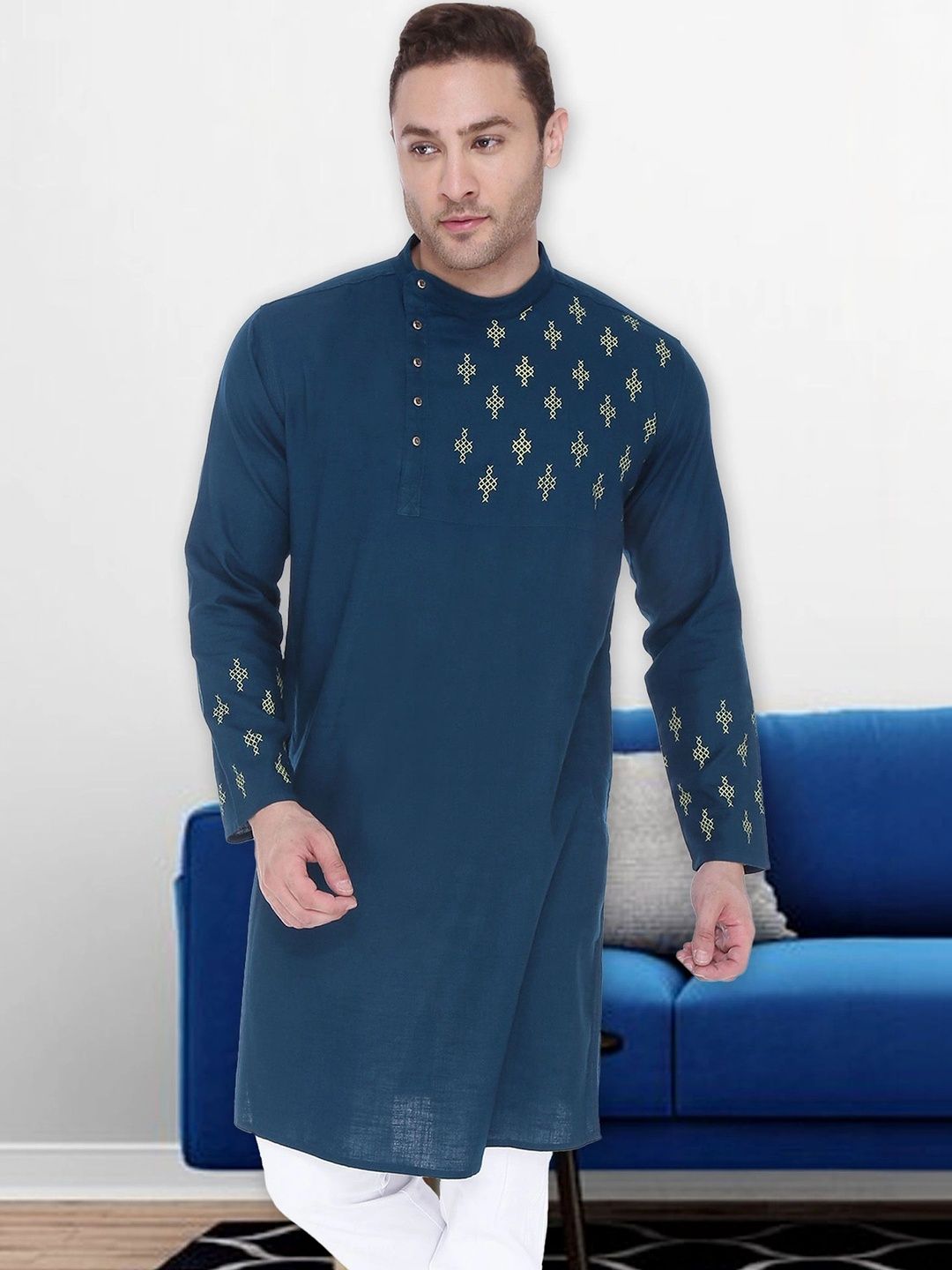 Kuons Men Embellished Thread Work Kurta-picture-18