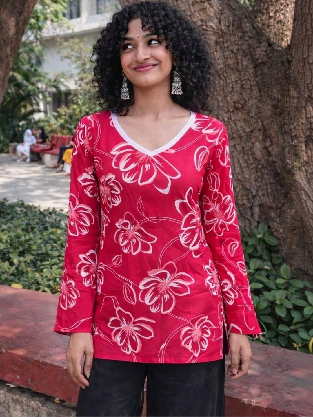 KALINI Floral Printed V-Neck Pure Cotton Kurti-picture-39