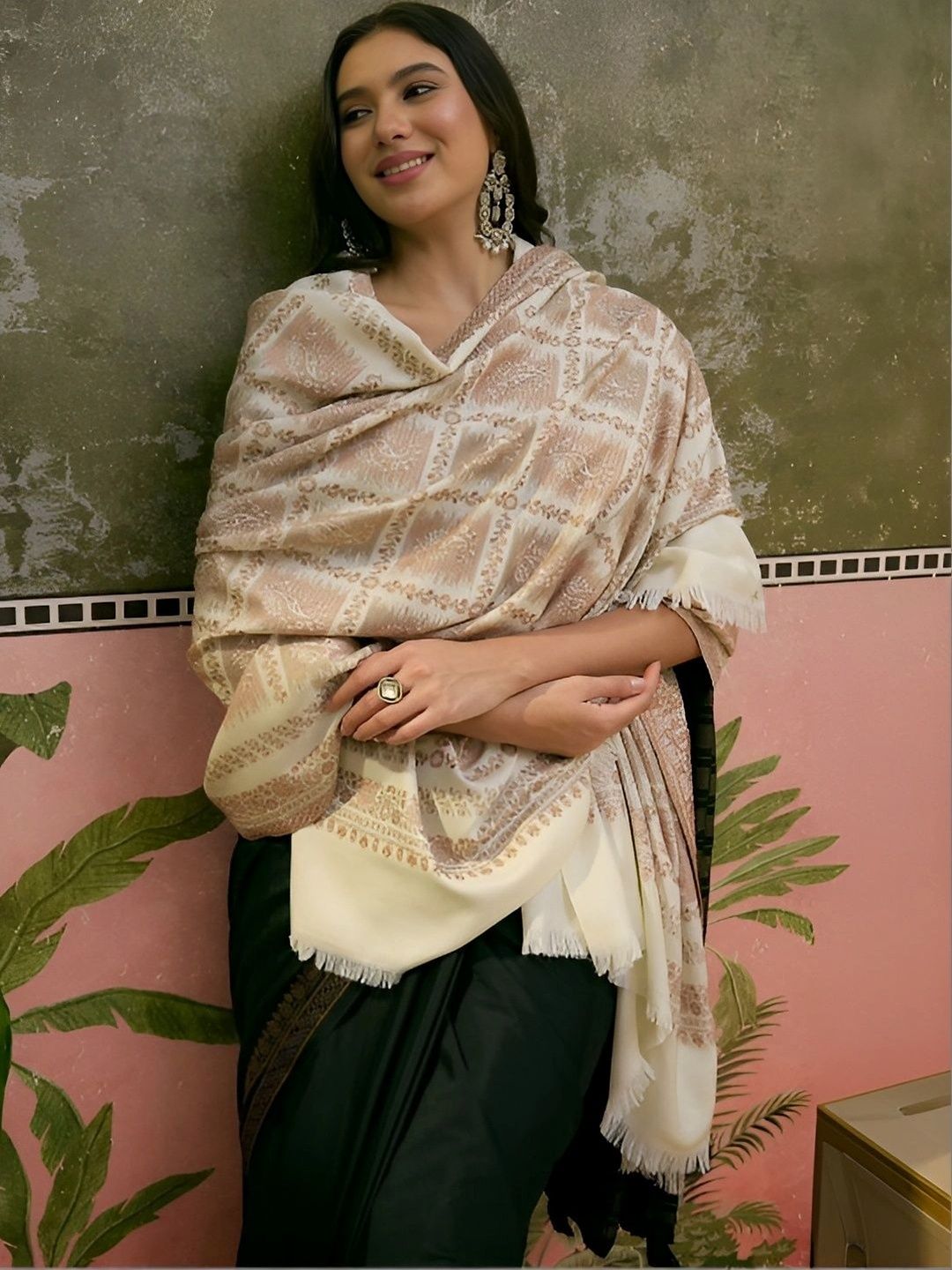 Sangria Women Paisley Printed Shawl-image-31
