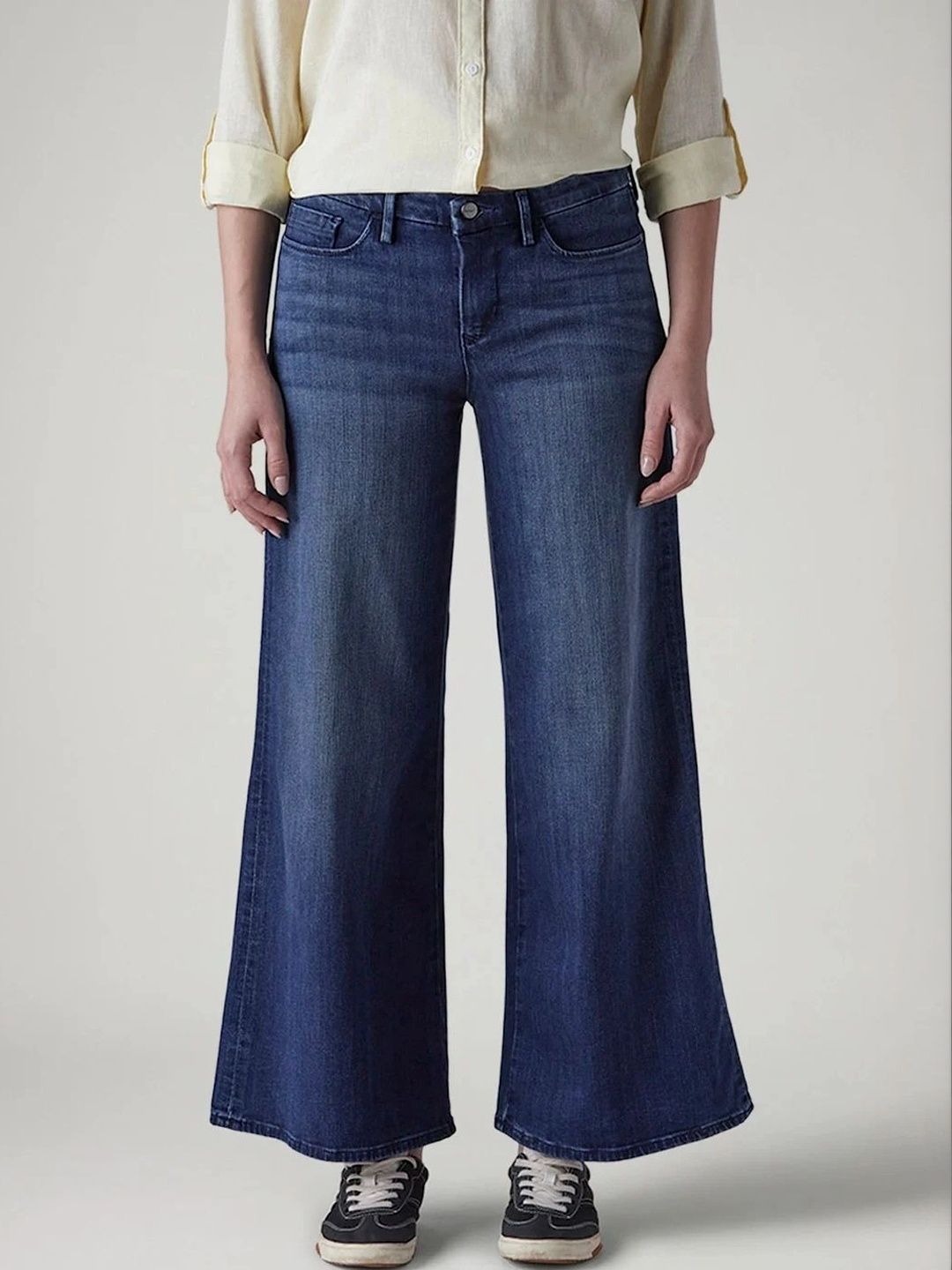Levis Women Classic Wide Leg Mid-Rise Light Fade Stretchable Jeans-picture-31