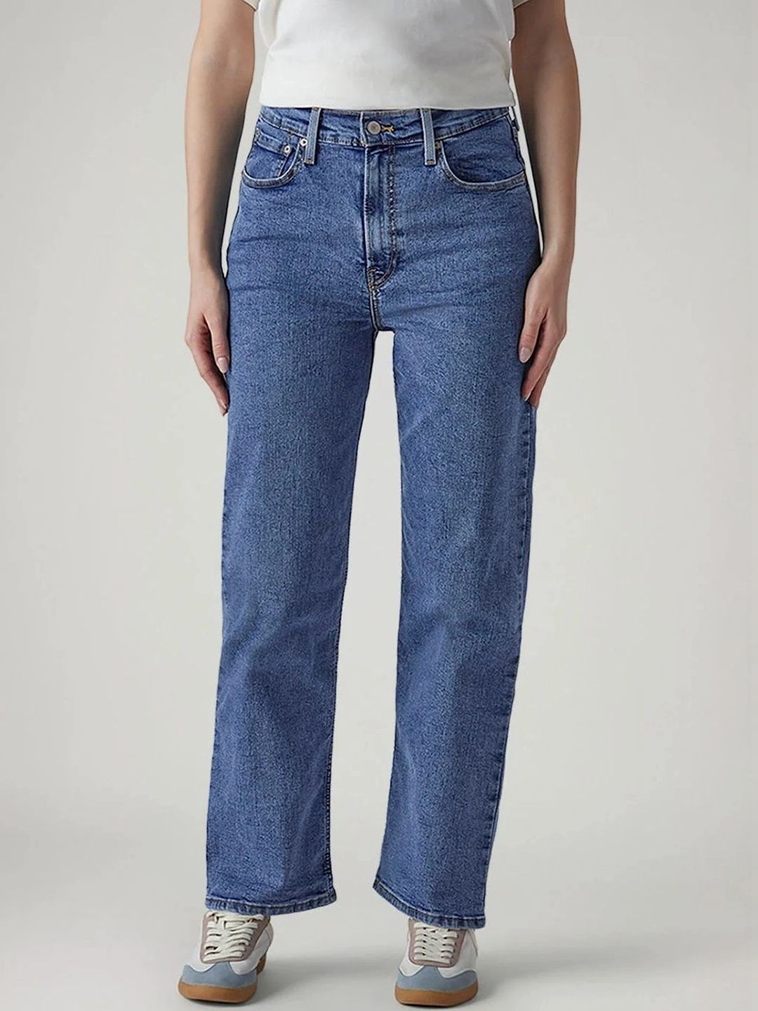 Levis Women Classic Straight Fit High-Rise Light Fade Stretchable Jeans-picture-51