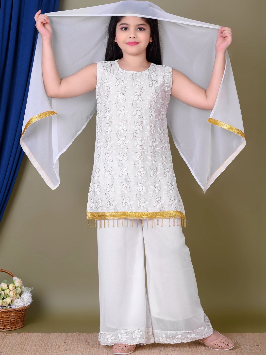KIDS EARTH Girls Ethnic Motifs Embroidered Regular Thread Work Kurta with Palazzos & With Dupatta-picture-24