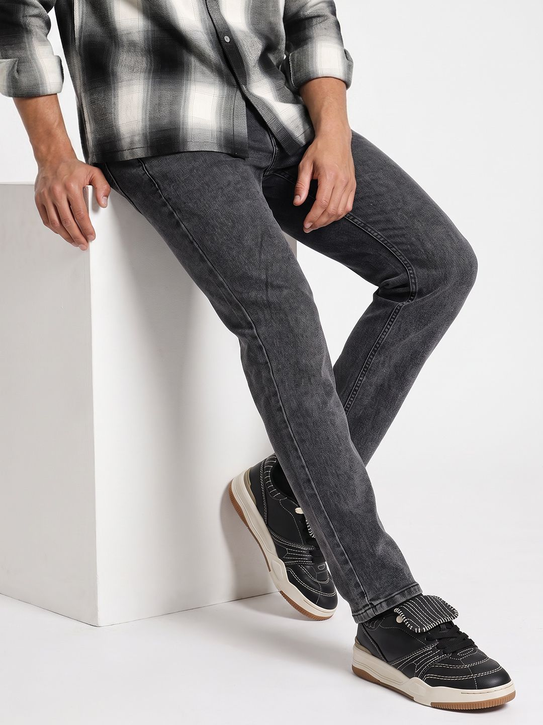 The Roadster Life Co. Men Slim Fit Heavy Fade Stretchable Jeans-picture-56