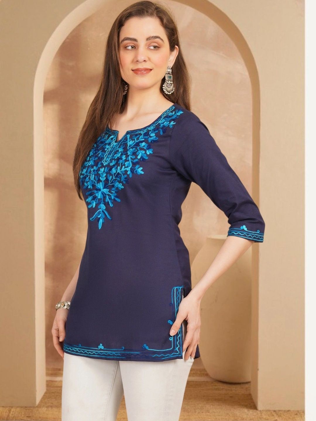 Anouk Rustic Ethnic Motifs Embroidered V-Neck Thread Work Pure Cotton Blend Khadi Thread Work Kurti-picture-24