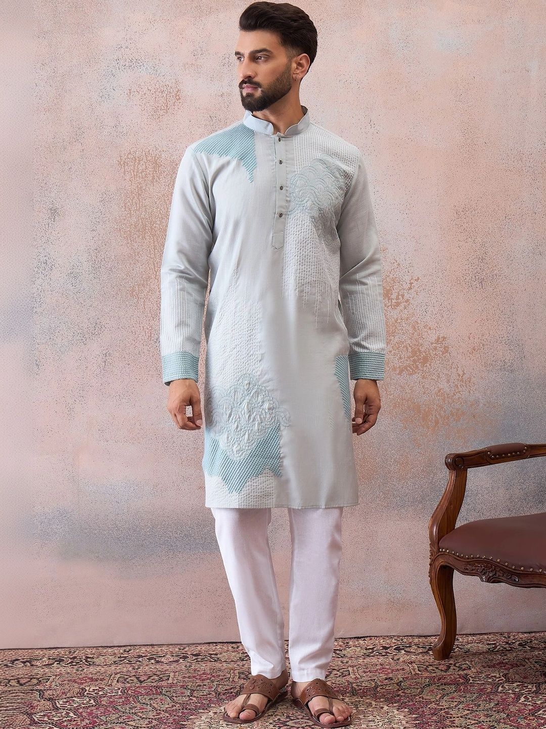 House of Pataudi Men Ethnic Motifs Embroidered Regular Thread Work Kurta with Pyjamas-picture-35