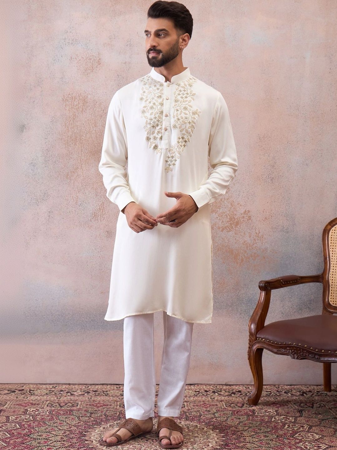 House of Pataudi Men Floral Embroidered Thread Work Kurta-picture-42