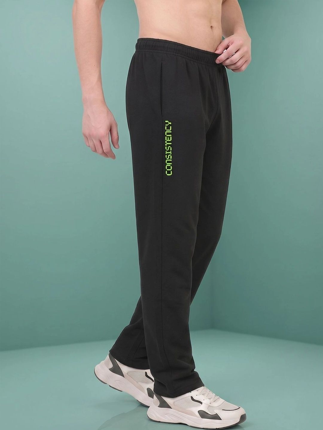 Slazenger Men Regular Fit Brand Logo Training Track Pants-picture-17