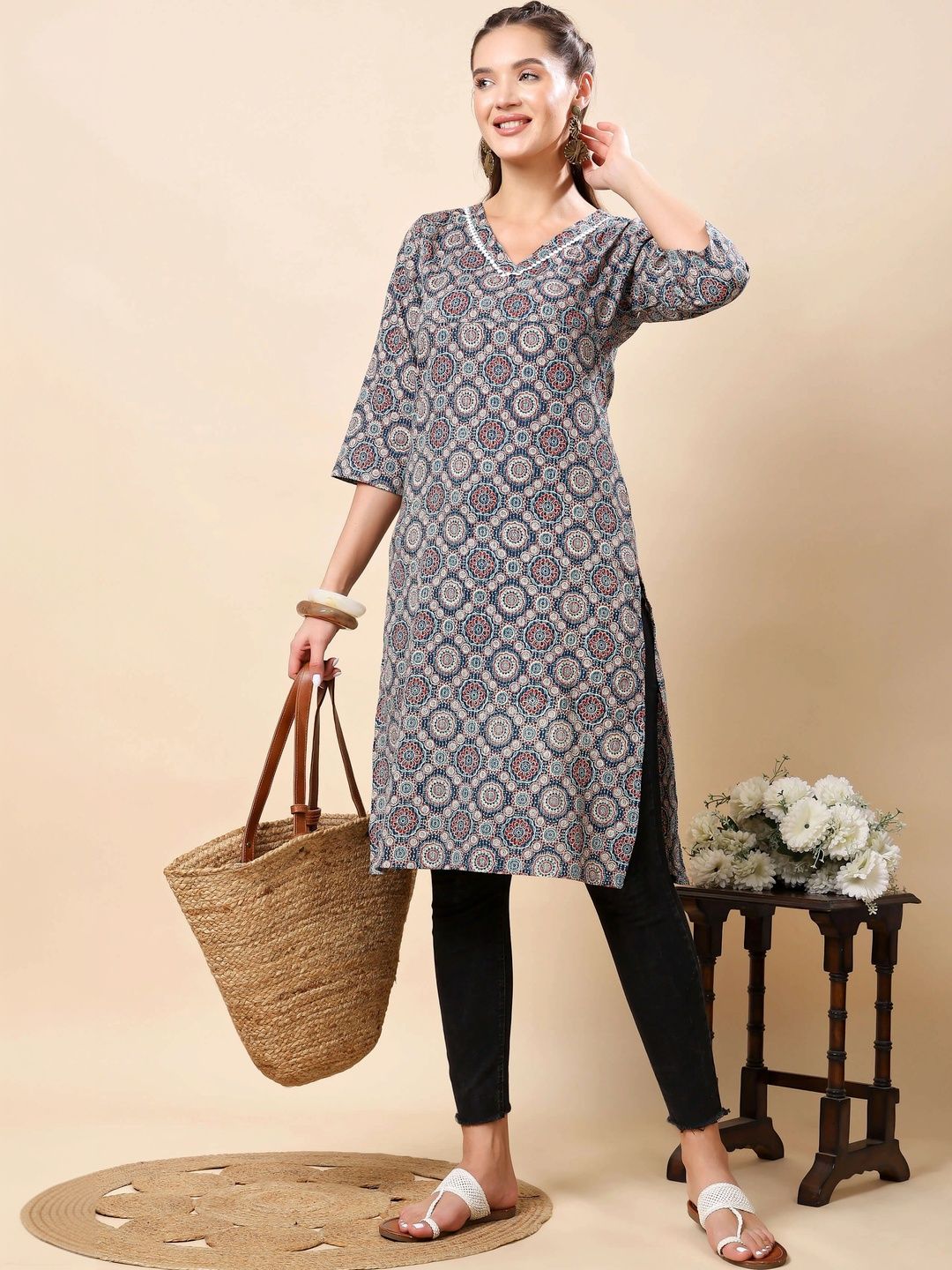 RABRIC Ethnic Motifs Printed V-Neck Pure Cotton Kurti-picture-11