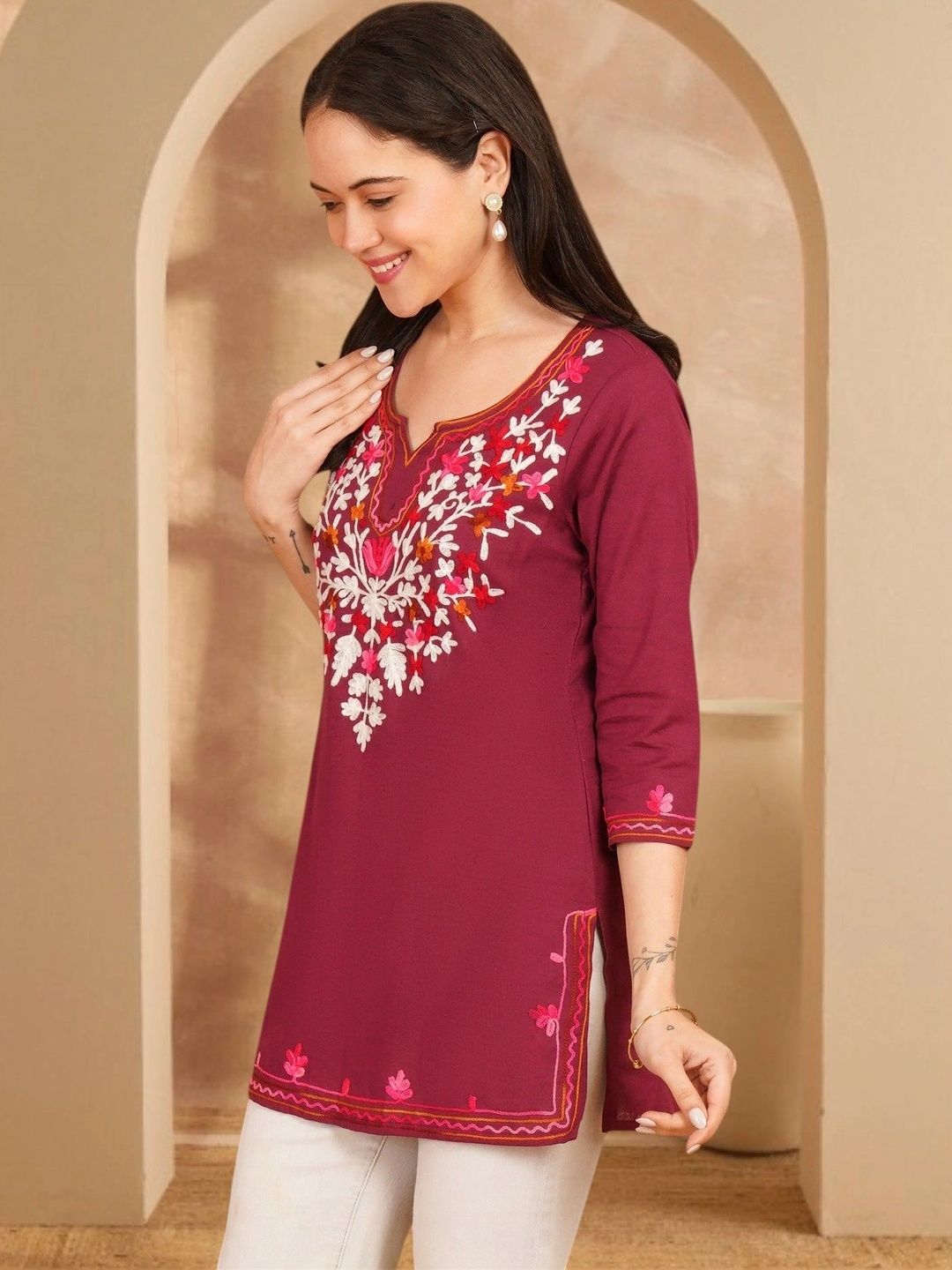 Anouk Rustic Floral Embroidered V-Neck Thread Work Pure Cotton Blend Khadi Thread Work Kurti-picture-16
