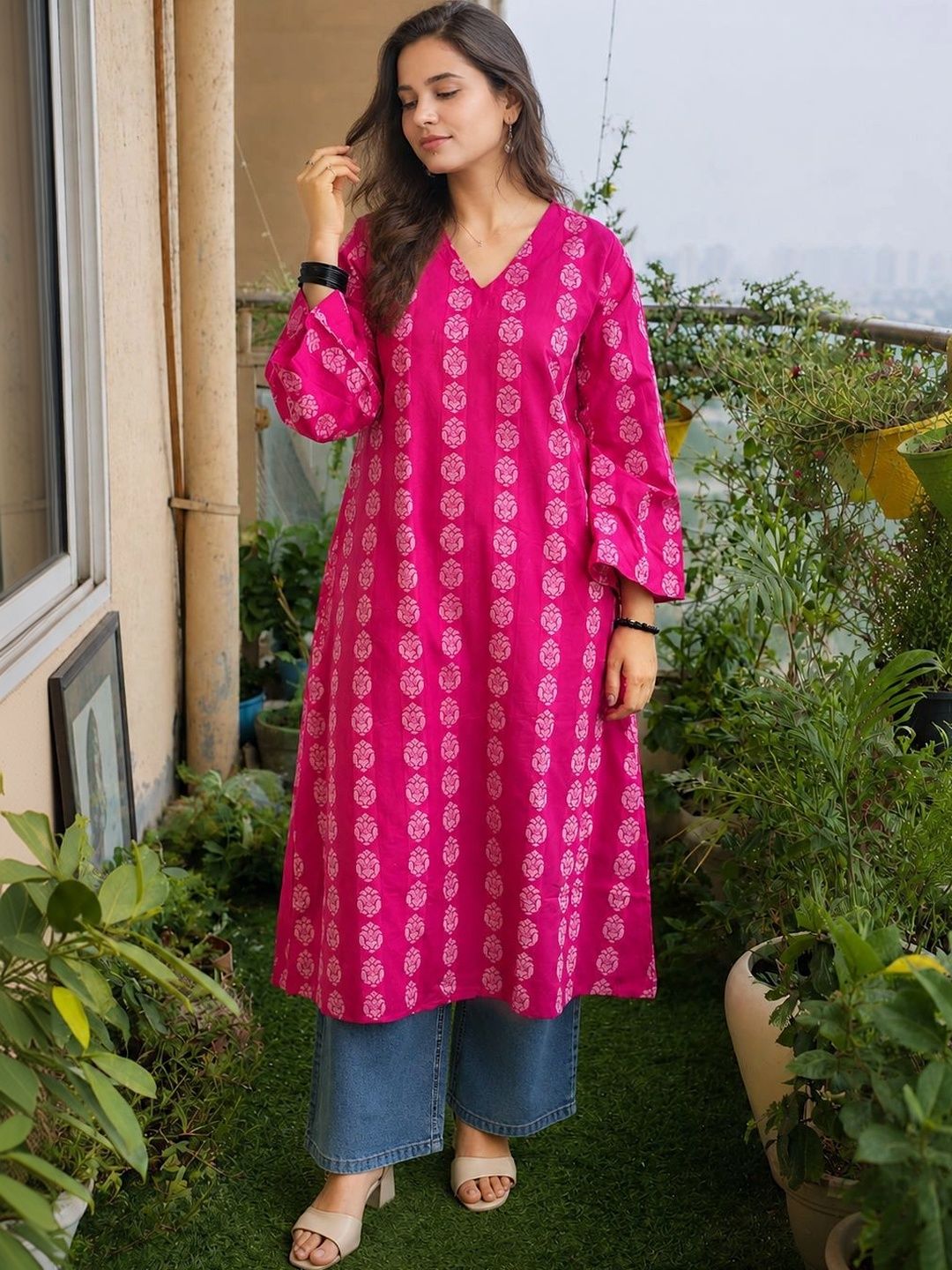 Myshka Ethnic Motifs Printed V-Neck Flared Sleeves Kurti-picture-36