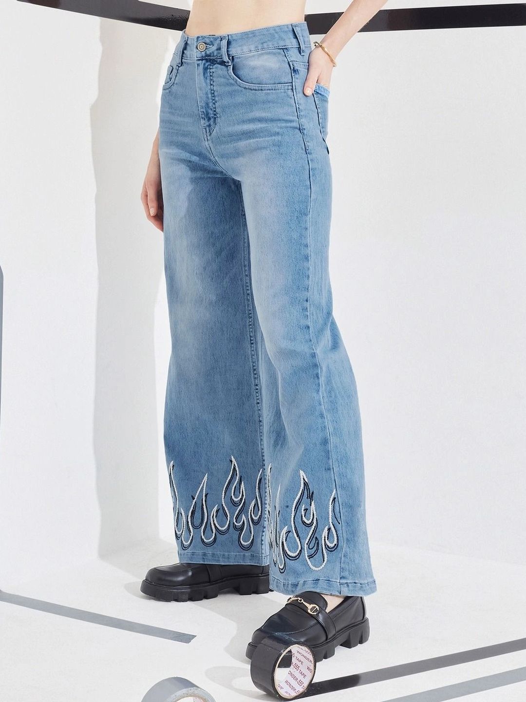 DOLCE CRUDO Women Wide Leg High-Rise Light Fade Embroidered Stretchable Jeans-picture-22