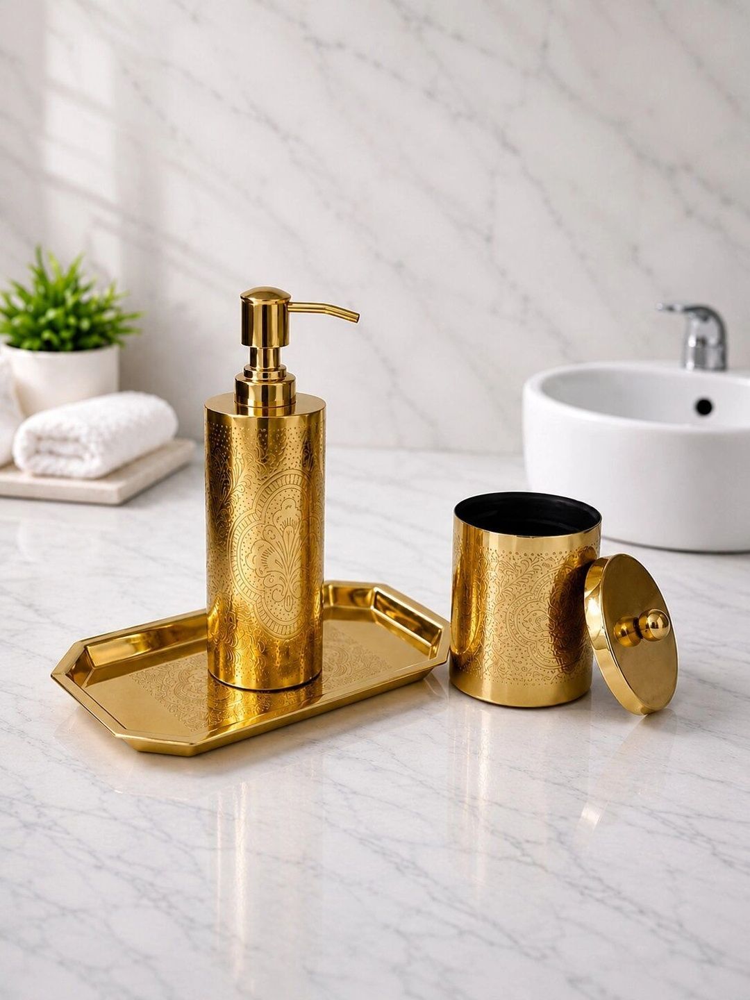 GRD INTERNATIONAL Gold-Toned 3 piece Geometric Stainless Steel Bath Accessories Set-picture-22