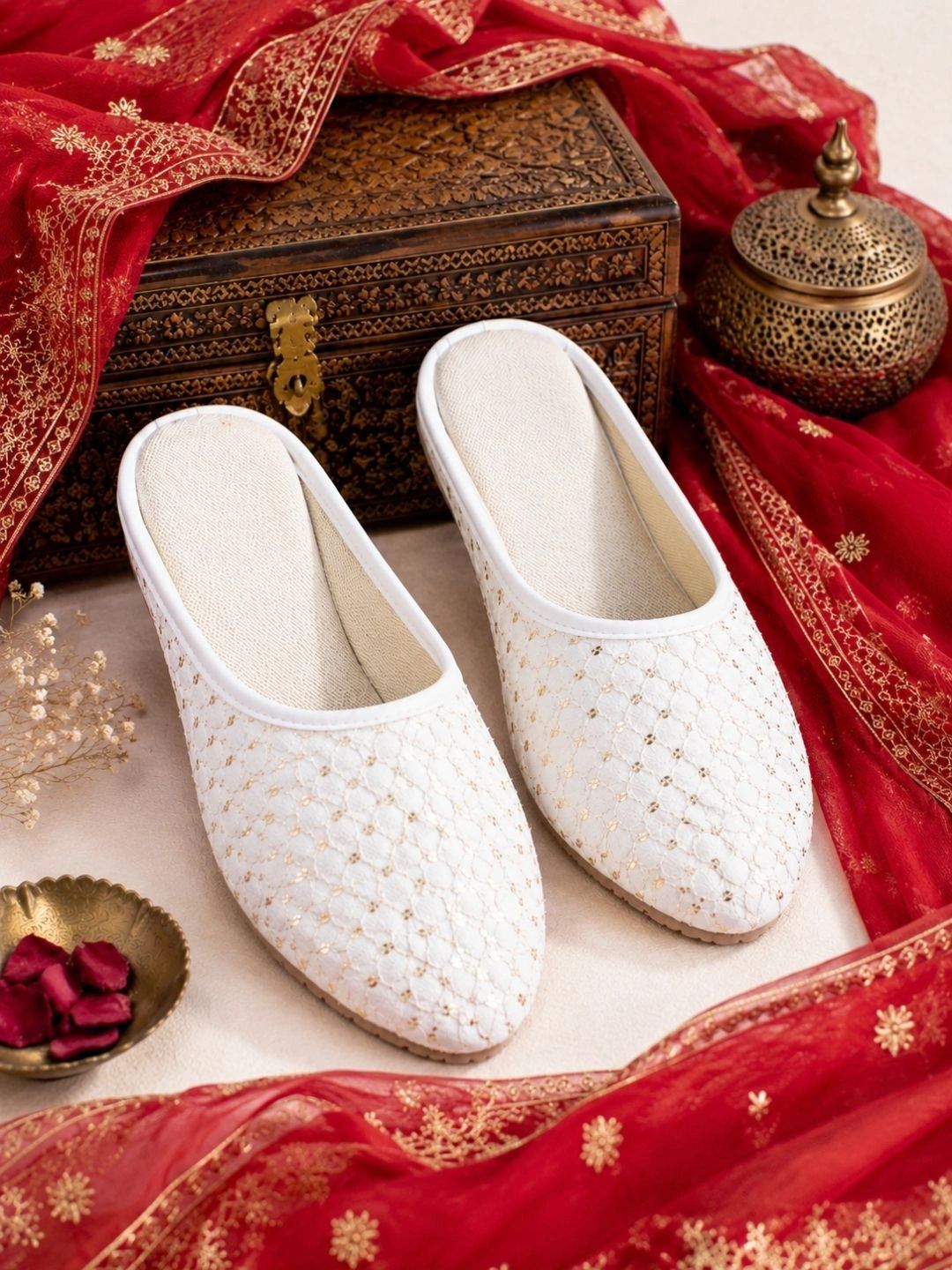Anouk Women Embellished Ethnic Mojaris Flats-image-40