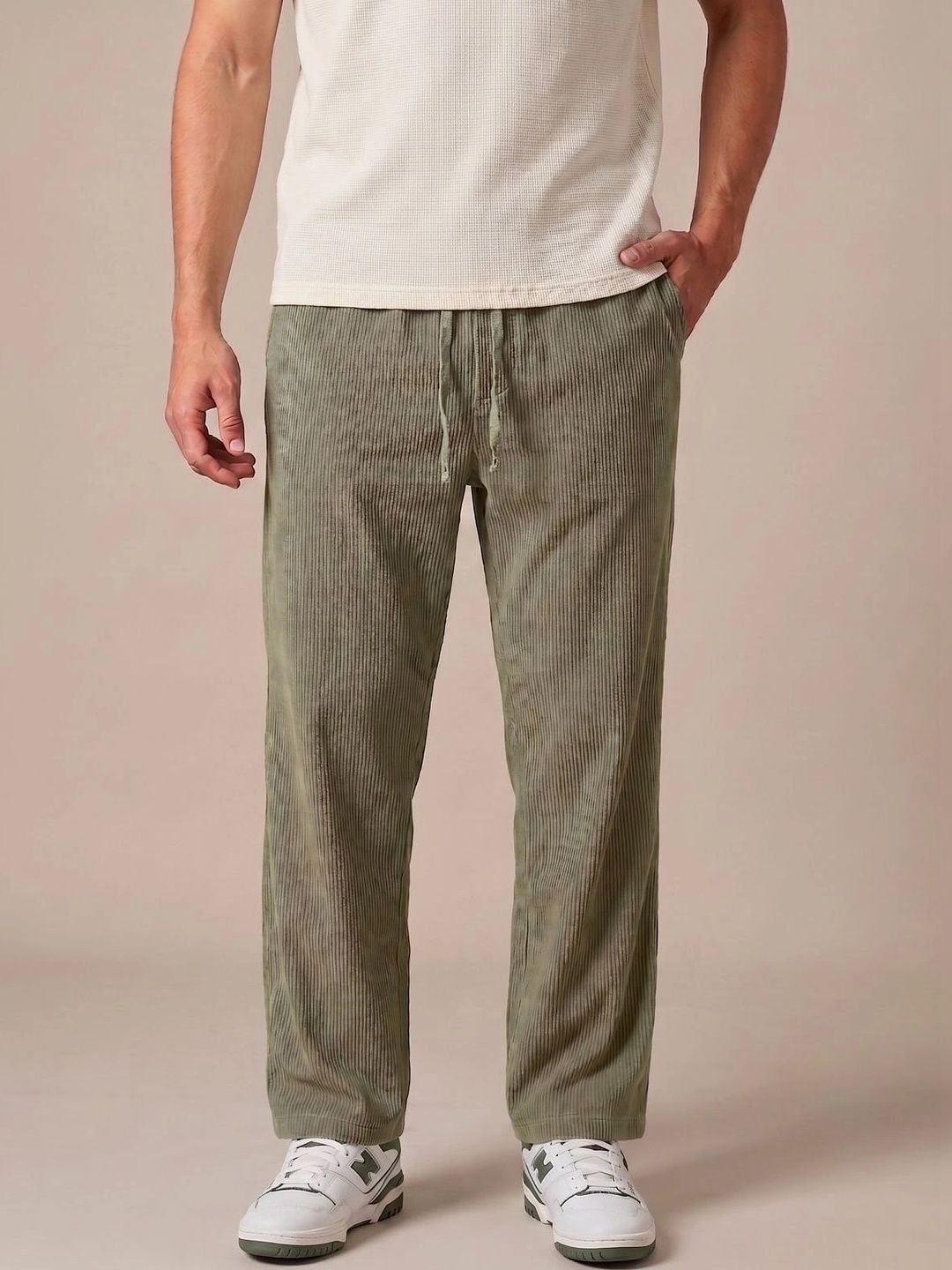 Hence Men Relaxed Corduroy Trousers-picture-13