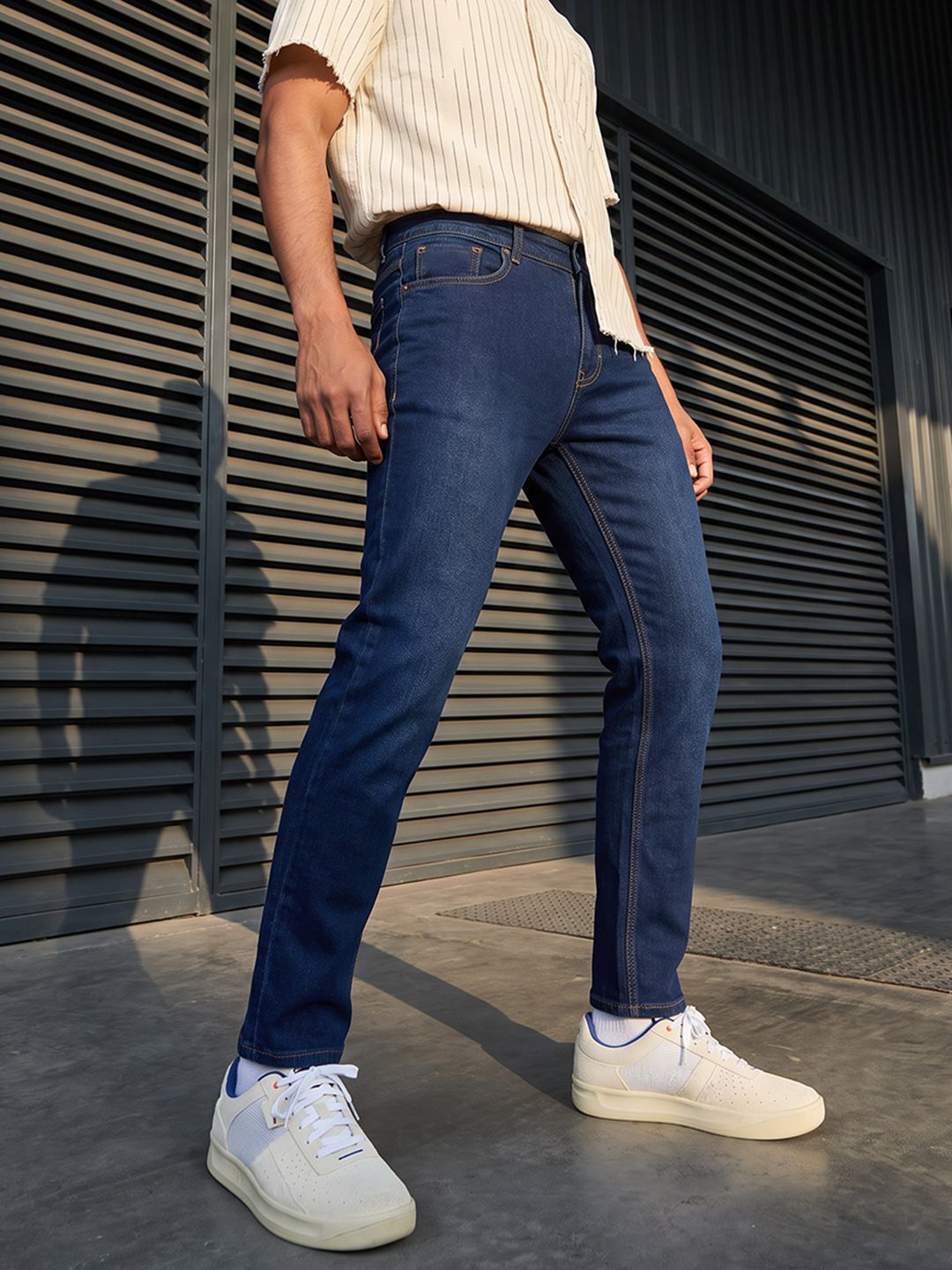 The Roadster Life Co. Men Slim Fit Light Fade Stretchable Jeans-picture-28