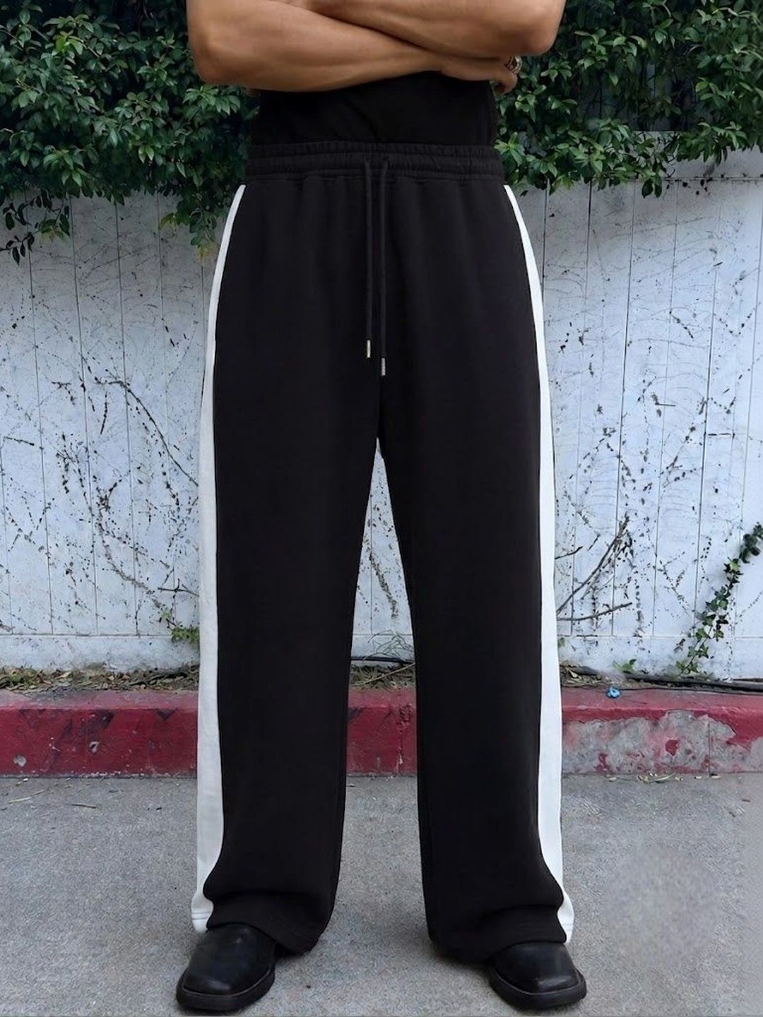 dockstreet Men Relaxed Fit Colourblocked Training Track Pants-picture-11