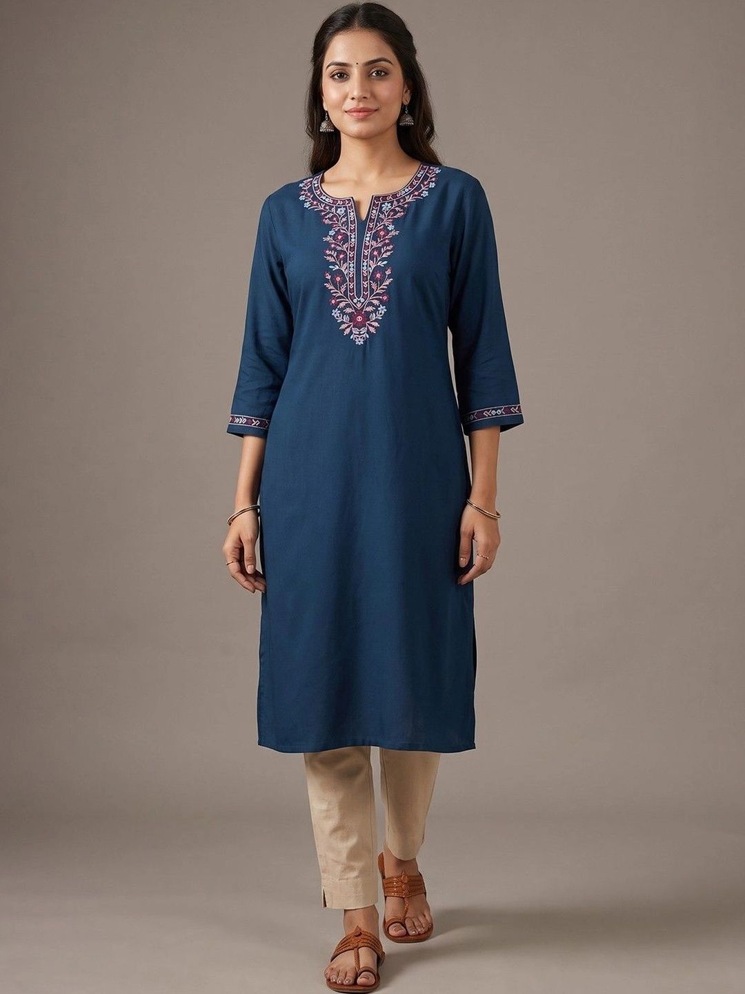 makemyfab Ethnic Motifs Embroidered V-Neck Thread Work Thread Work Kurti-picture-19