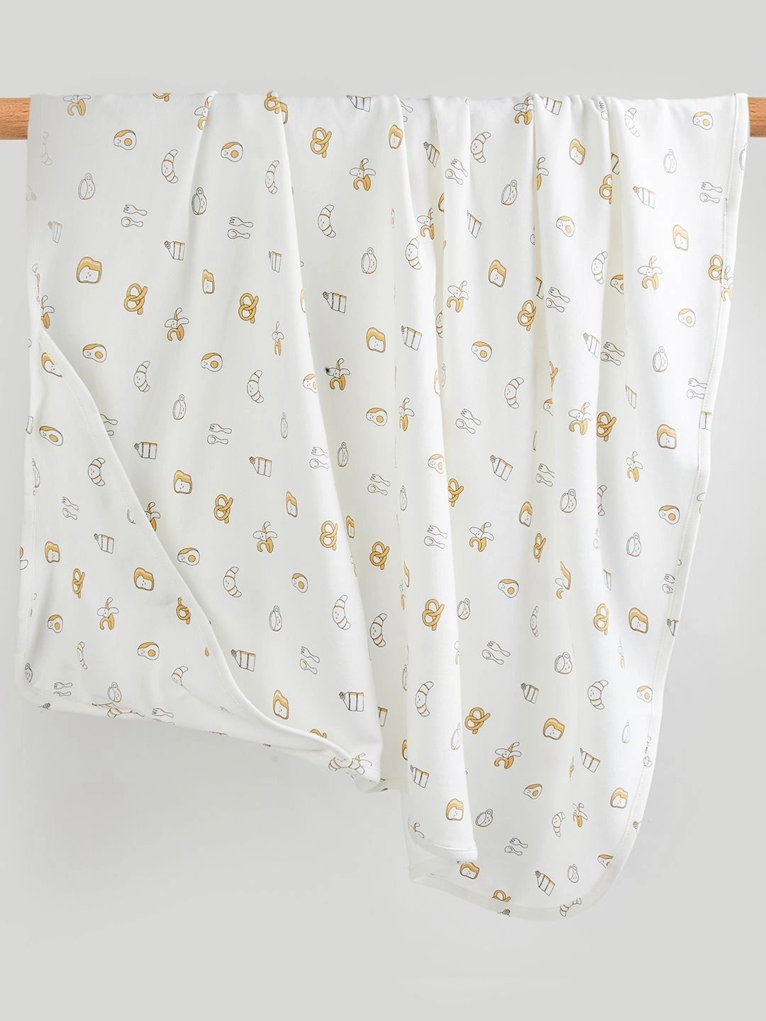 Juniors by Babyshop White Cartoon Characters Blanket-picture-15
