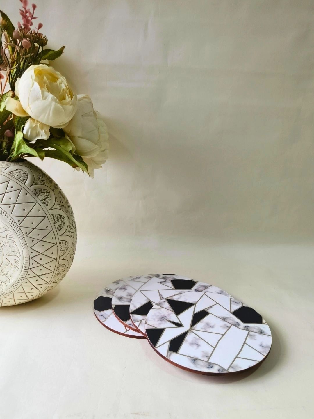 THE HOME CO. 4-Pcs White Printed Round Table Placemats-picture-49