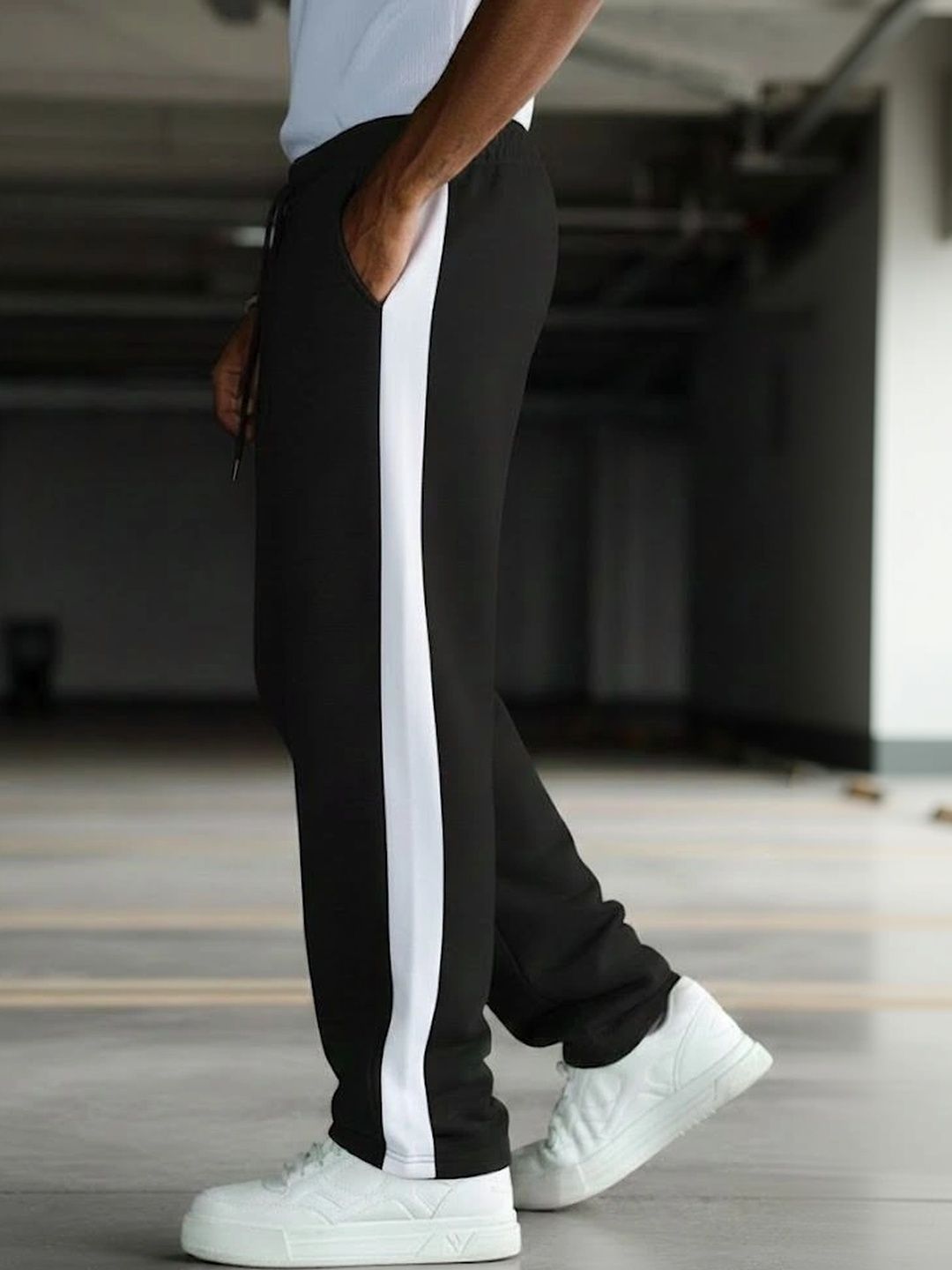 Daphne Maurier Men Regular Fit Colourblocked Training Track Pants-picture-53
