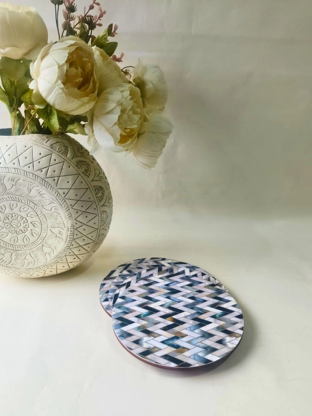 THE HOME CO. 4-Pcs Grey Printed Round Table Placemats-picture-26