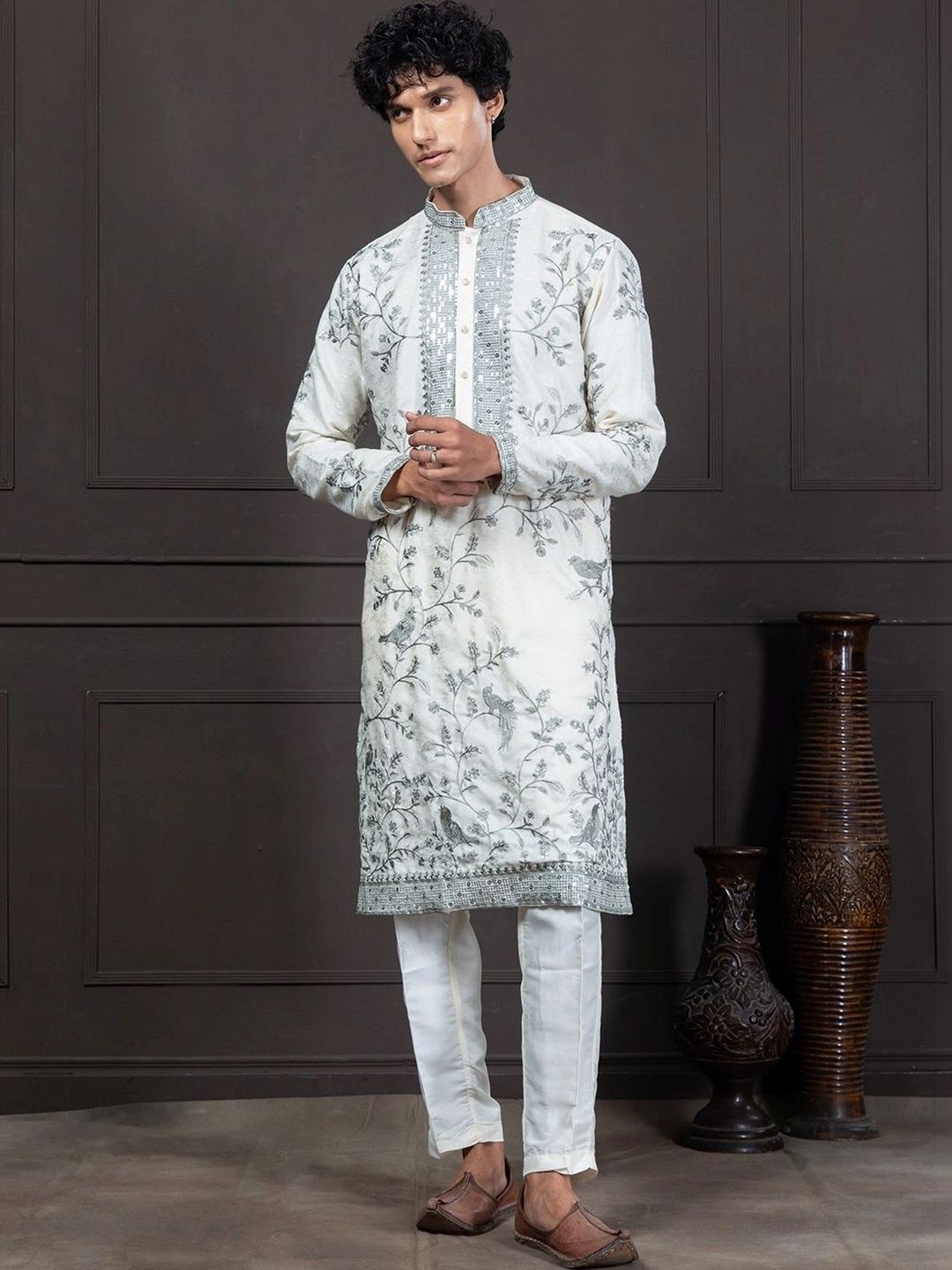 EKYAA Men Ethnic Motifs Embroidered Sequinned Kurta-picture-20