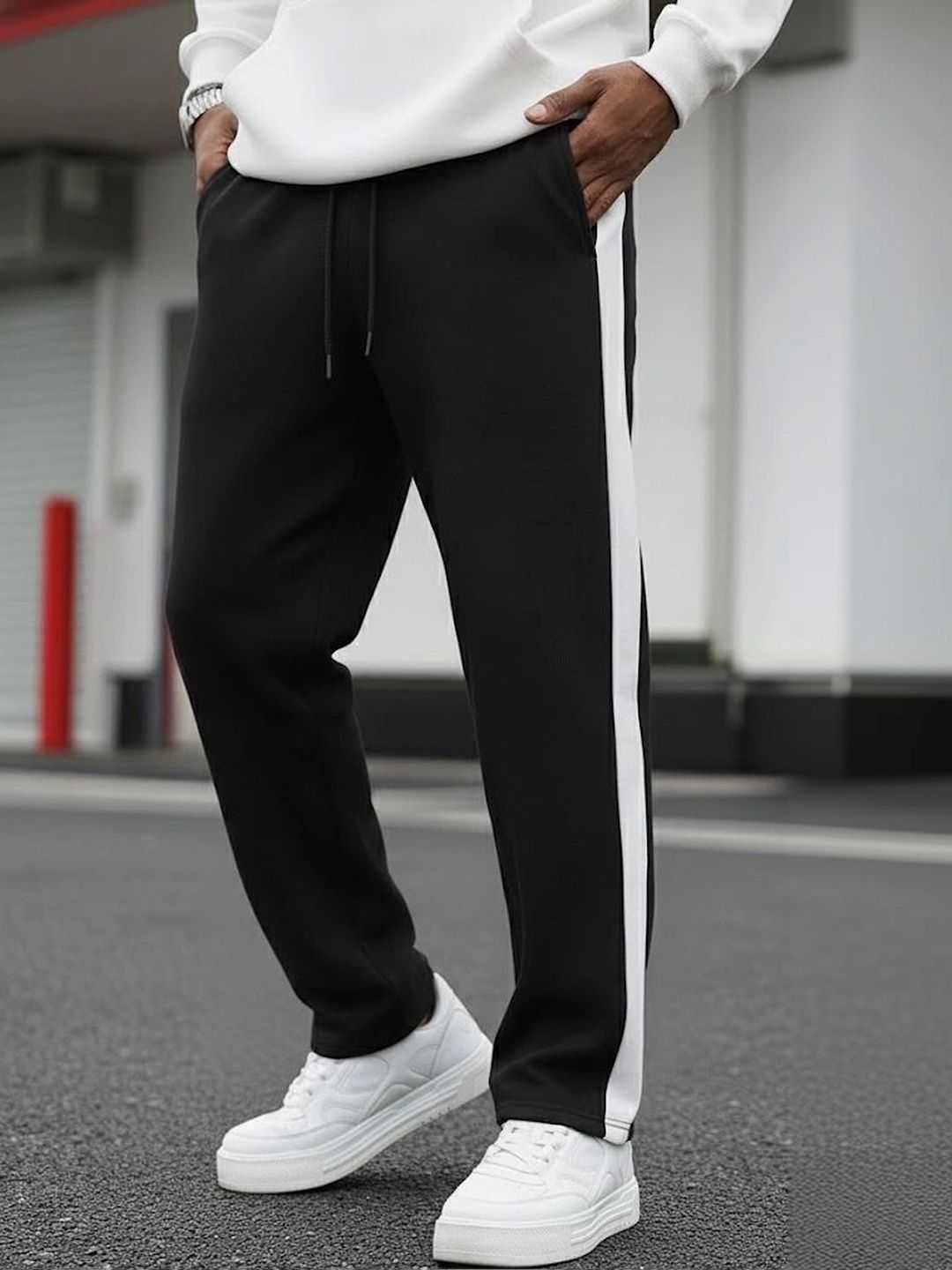 Daphne Maurier Men Regular Fit Colourblocked Training Track Pants-picture-42