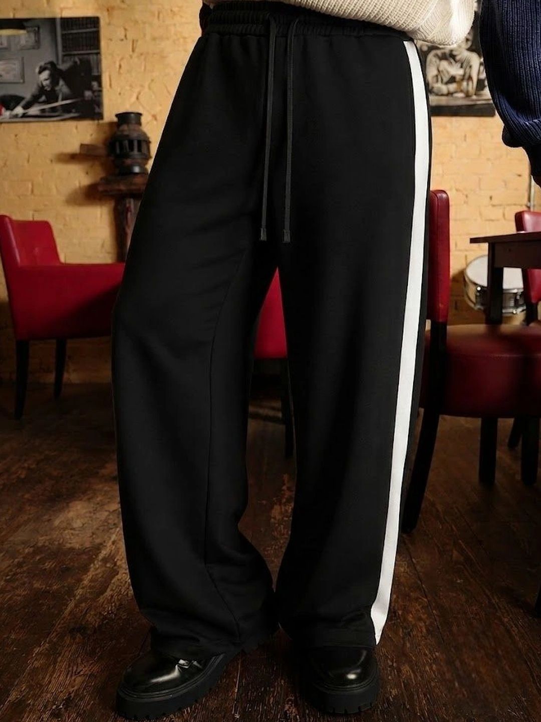 dockstreet Men Relaxed Fit Colourblocked Training Track Pants-picture-22