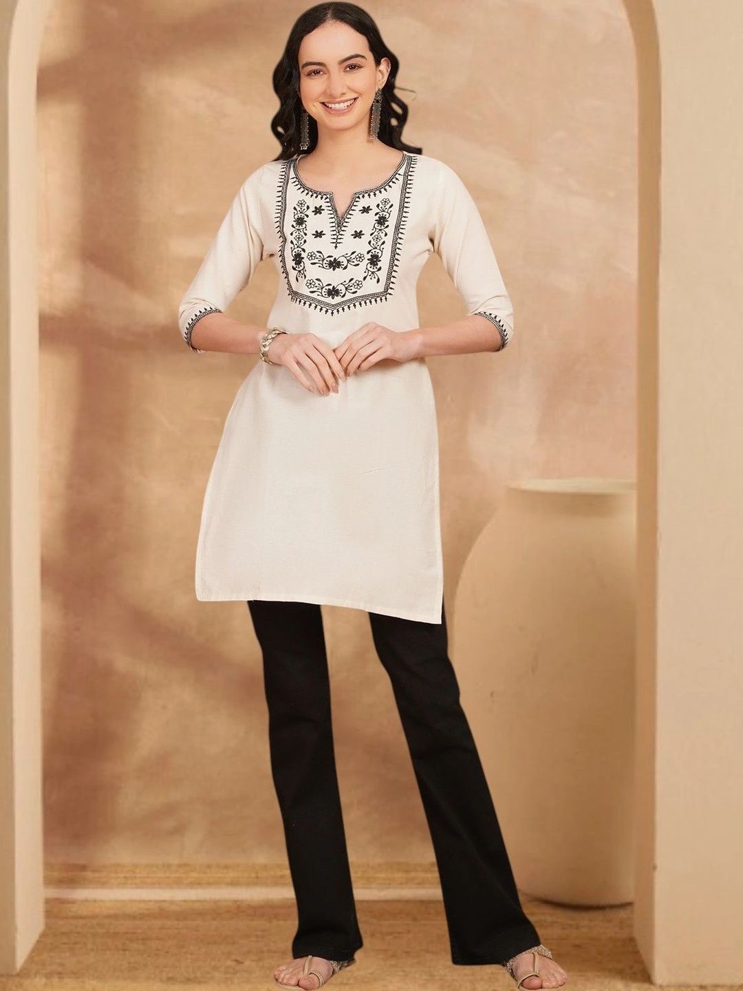 Anouk Rustic Ethnic Motifs Embroidered V-Neck Thread Work Pure Cotton Blend Khadi Thread Work Kurti-picture-31