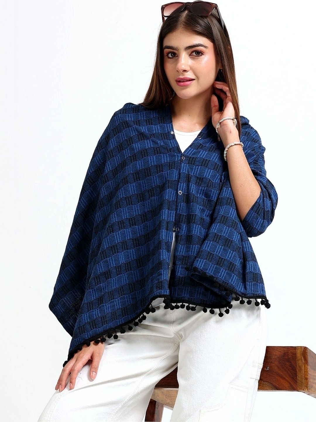 AGUILA Women Checked Tasselled Button Shrug-image-42