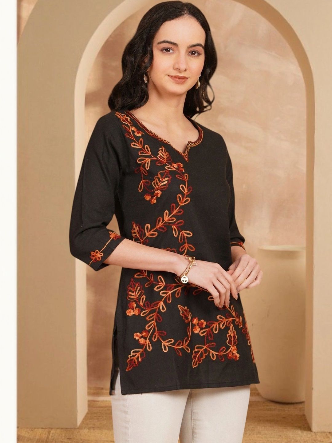Anouk Rustic Ethnic Motifs Embroidered V-Neck Thread Work Pure Cotton Blend Khadi Thread Work Kurti-picture-23