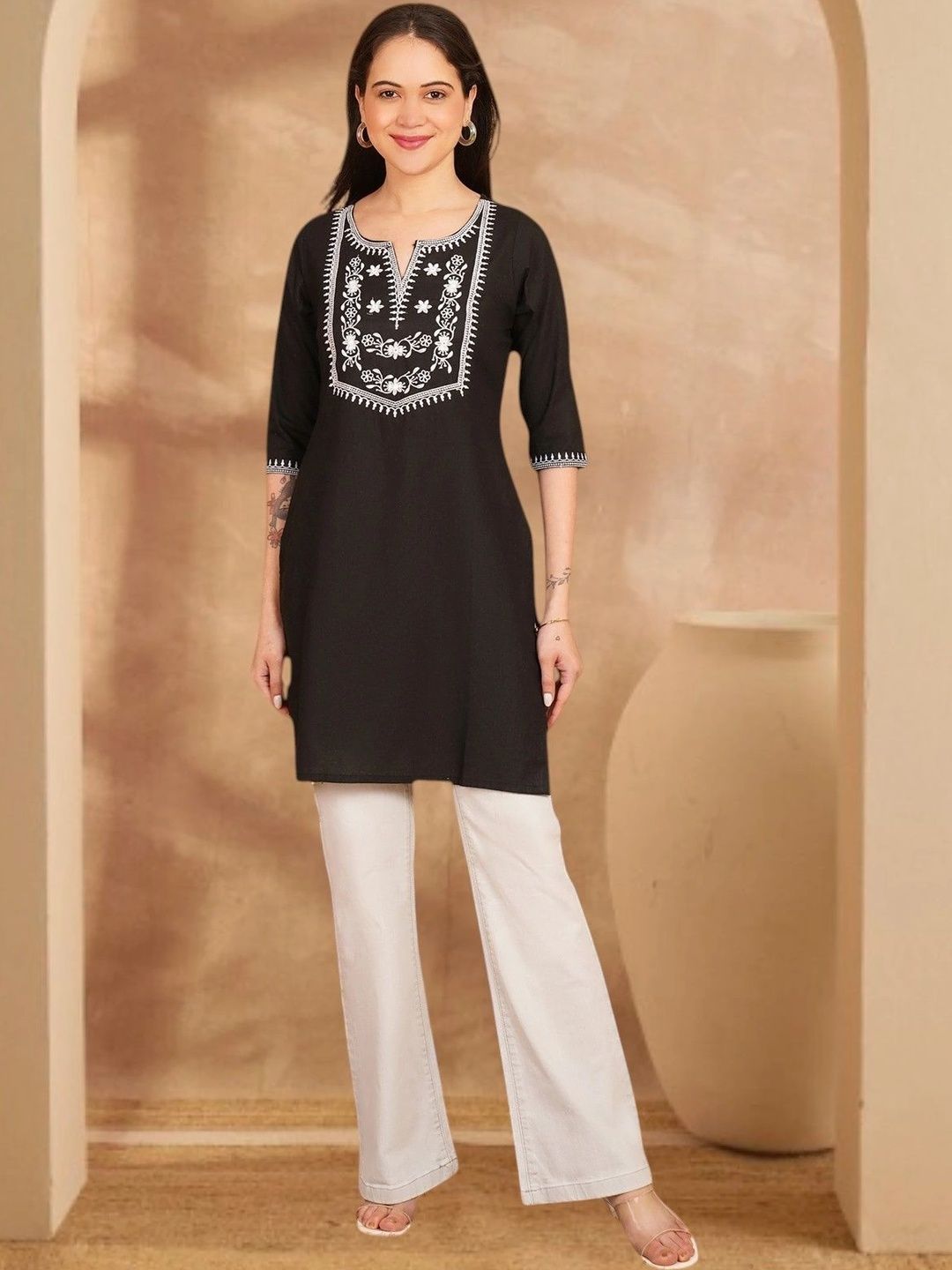 Anouk Rustic Ethnic Motifs Embroidered V-Neck Thread Work Pure Cotton Blend Khadi Thread Work Kurti-picture-13